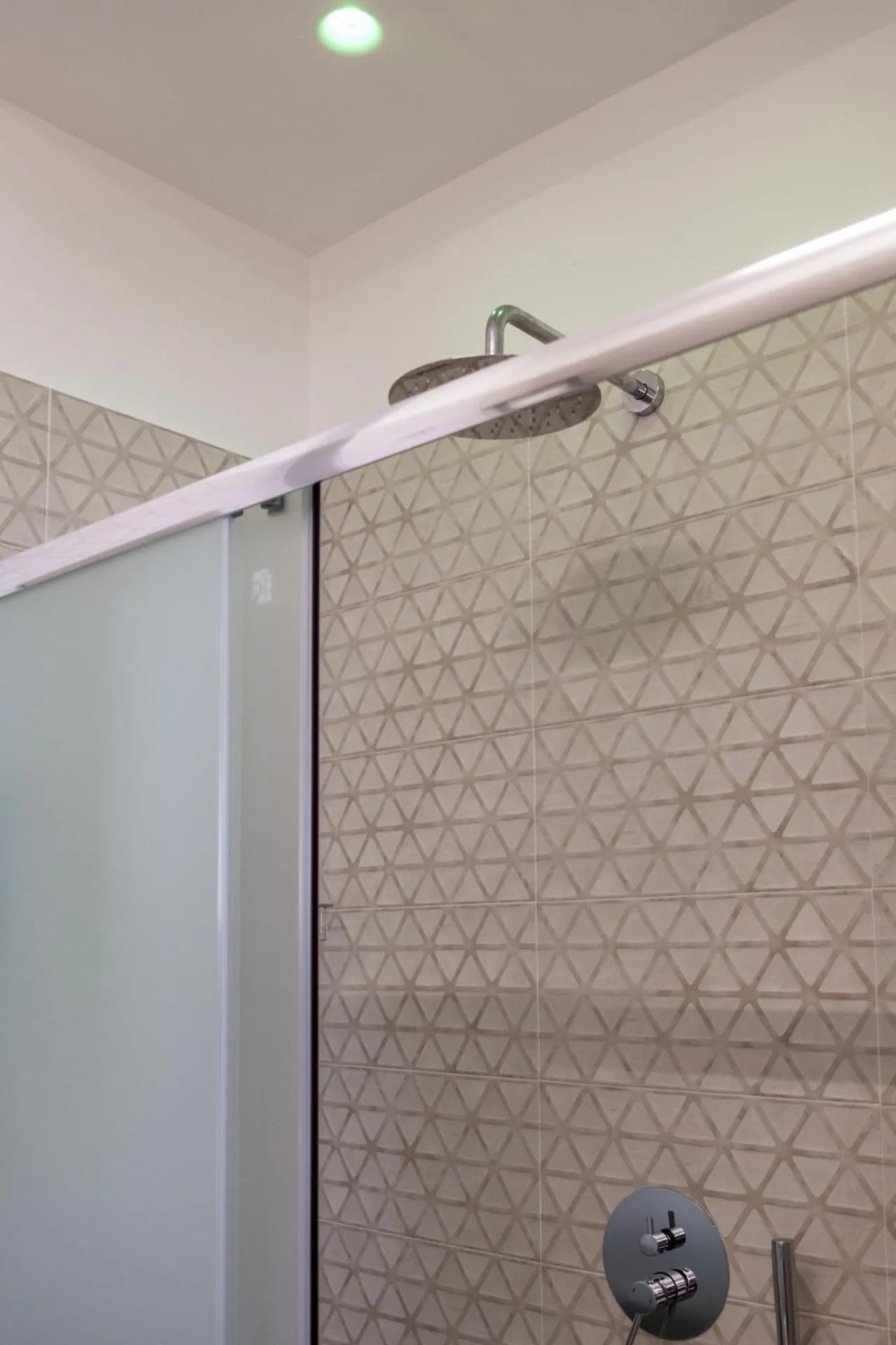 Shower in Domus Monasteire