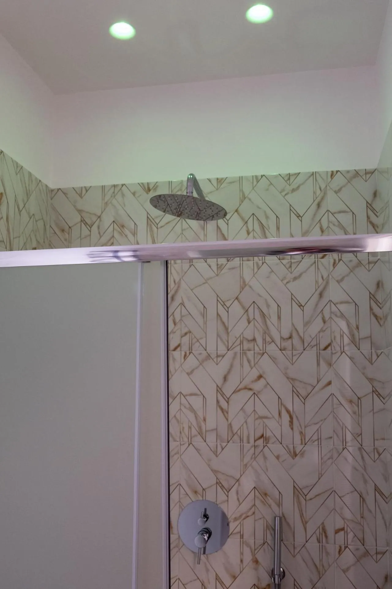 Shower in Domus Monasteire