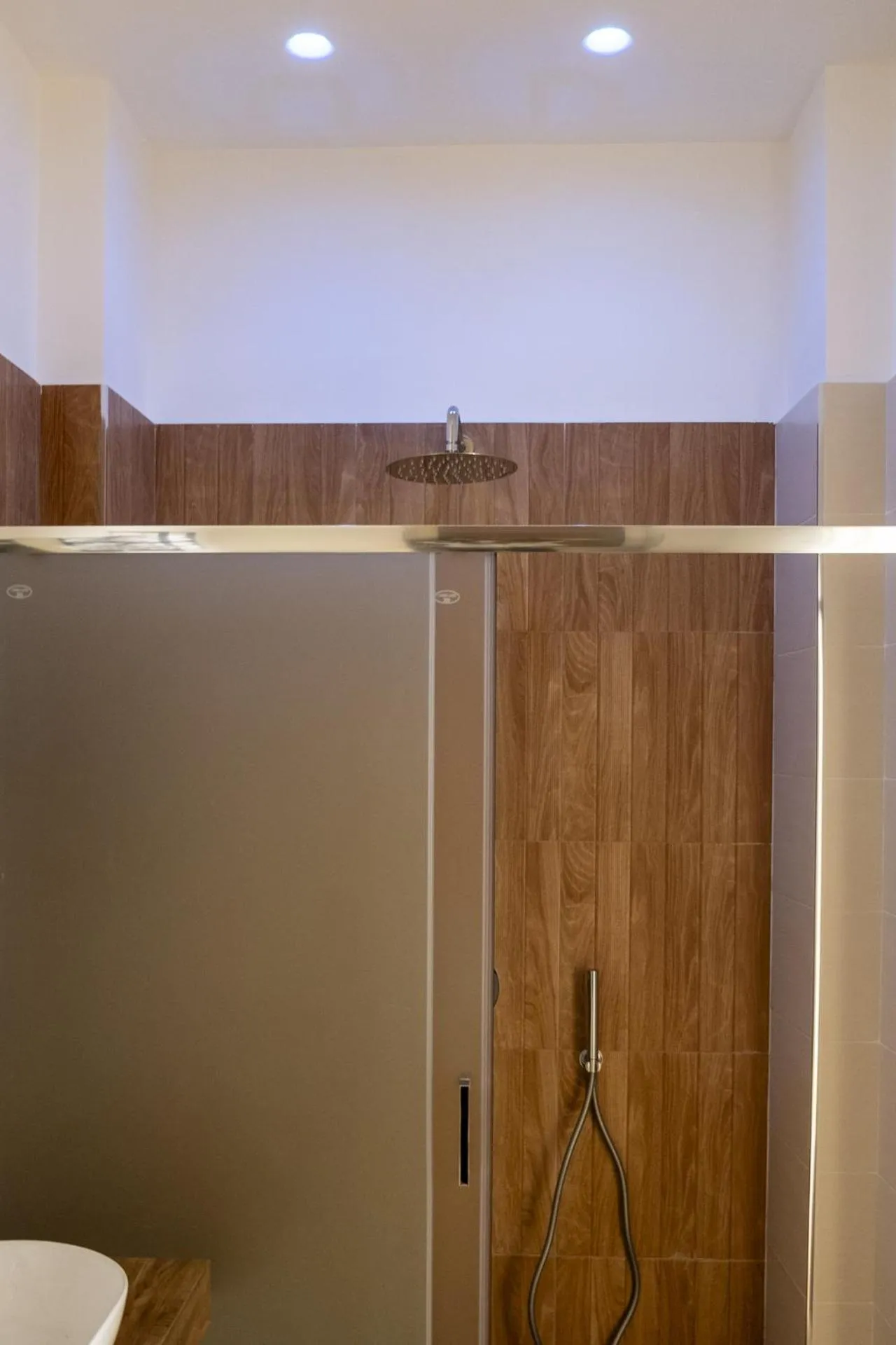 Shower in Domus Monasteire