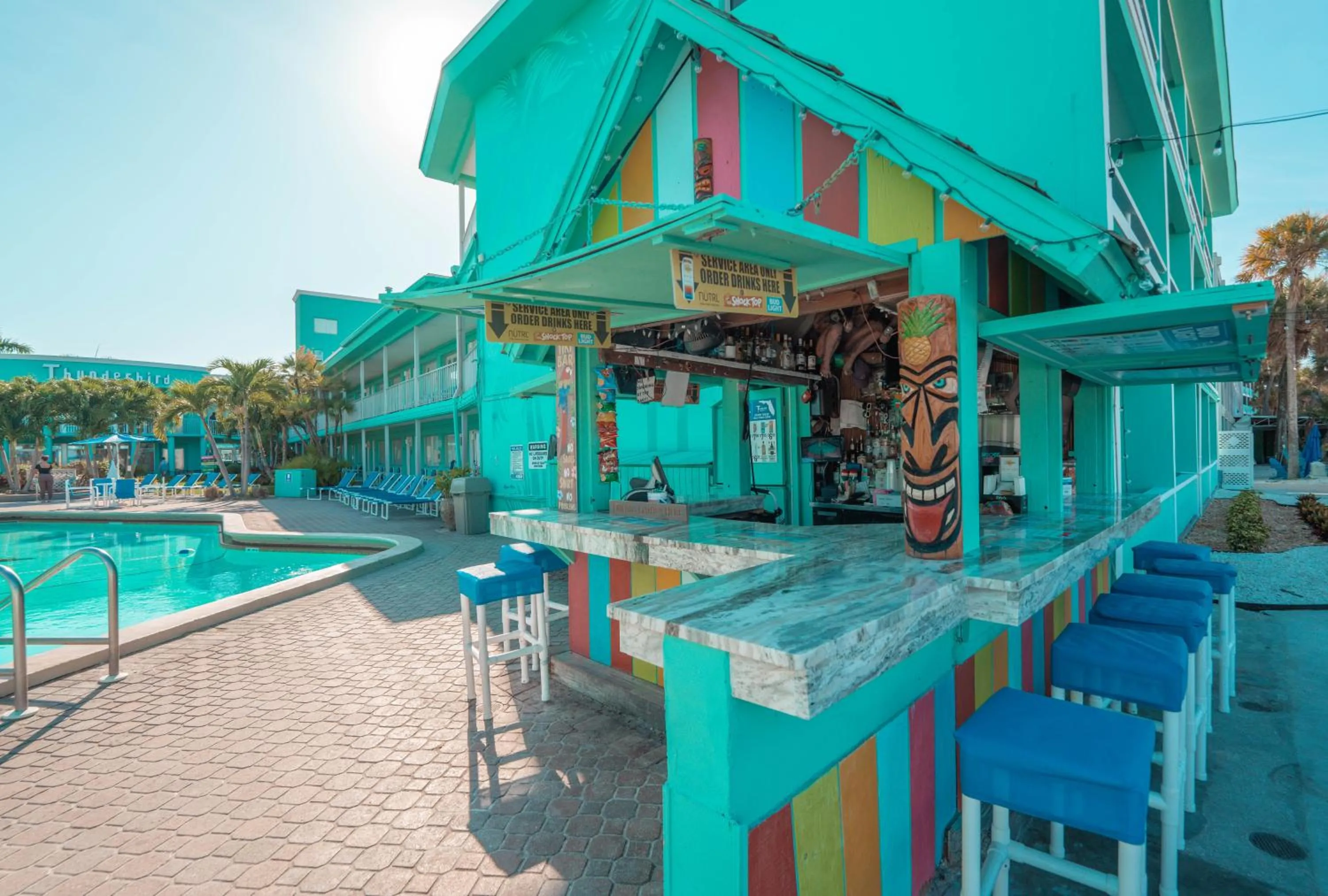 Lounge or bar in Thunderbird Beach Resort