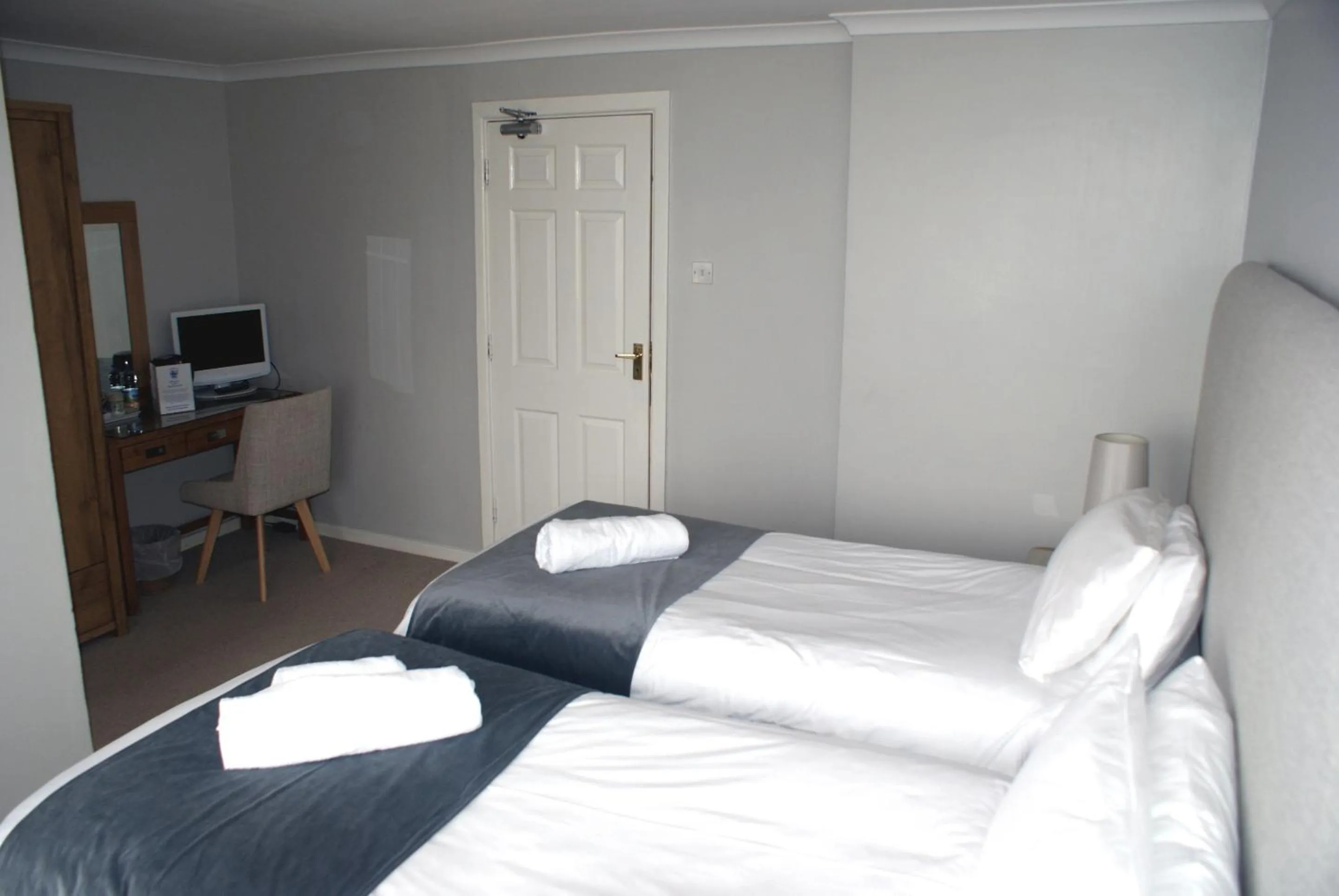 Bedroom, Bed in Ferry House Inn