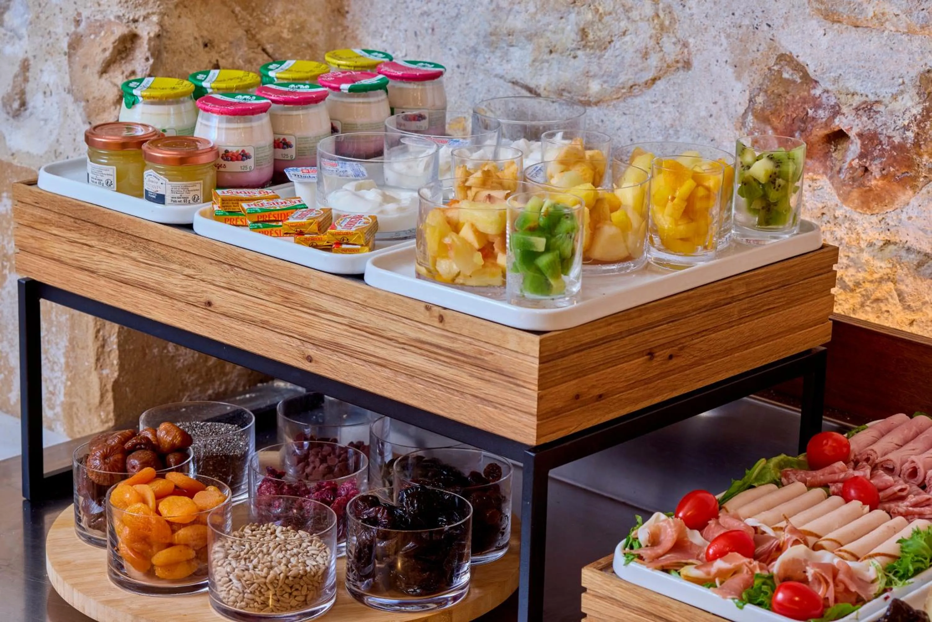 Breakfast in Le Relais Saint Honoré