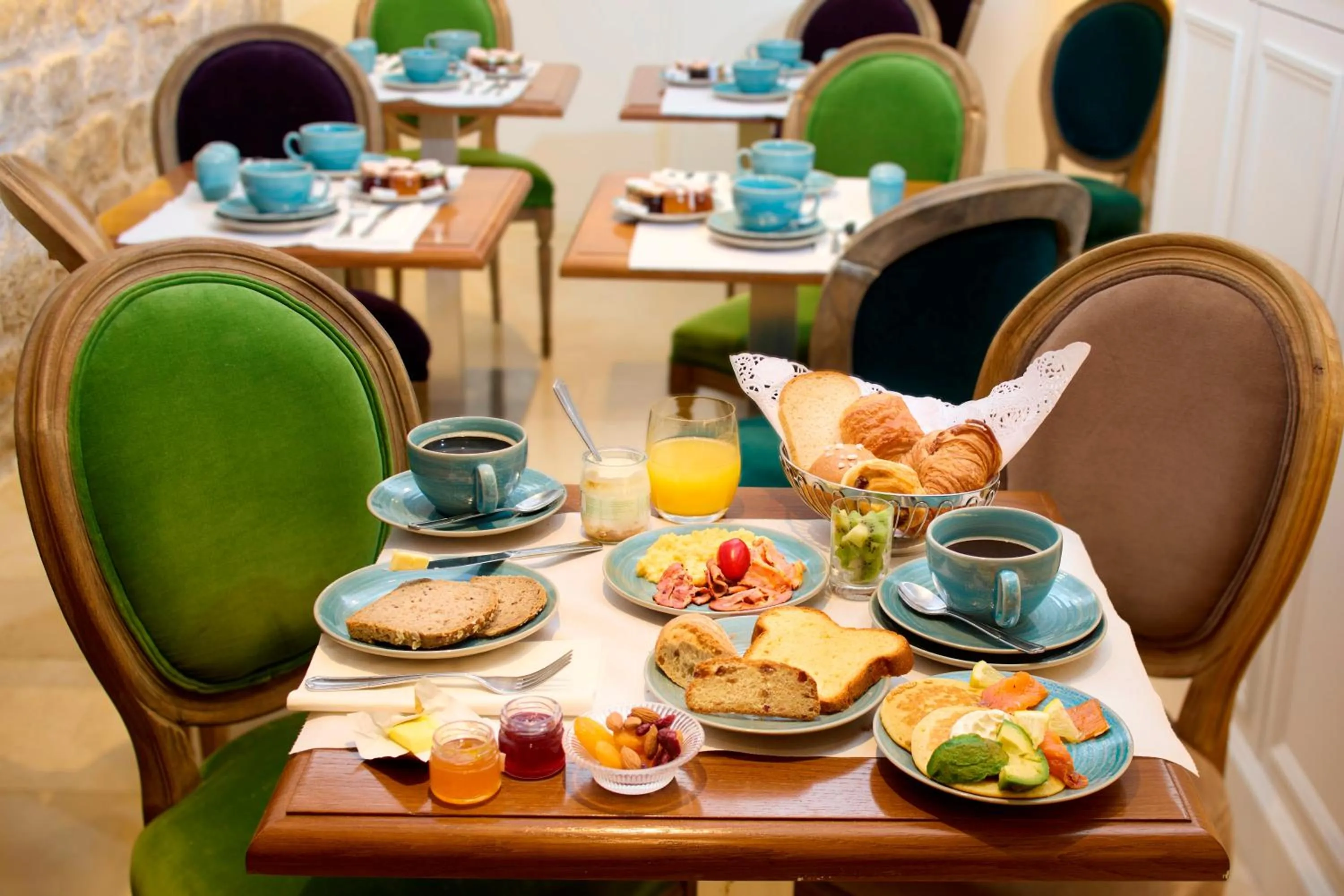 Breakfast in Le Relais Saint Honoré