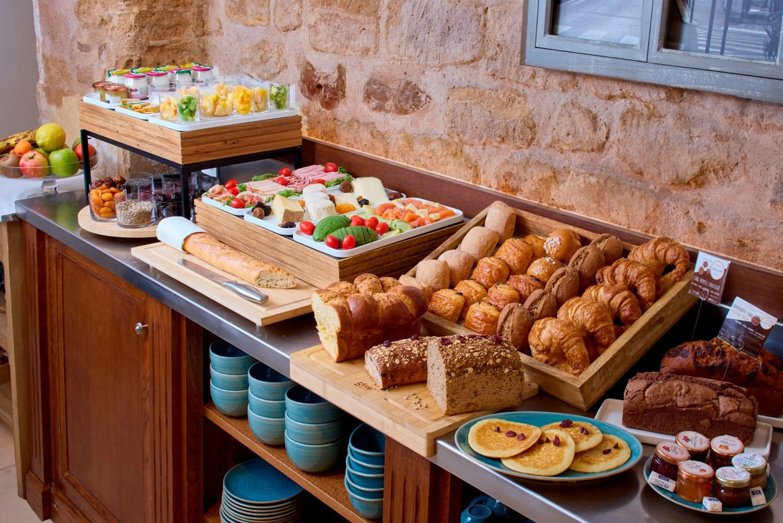 Breakfast in Le Relais Saint Honoré