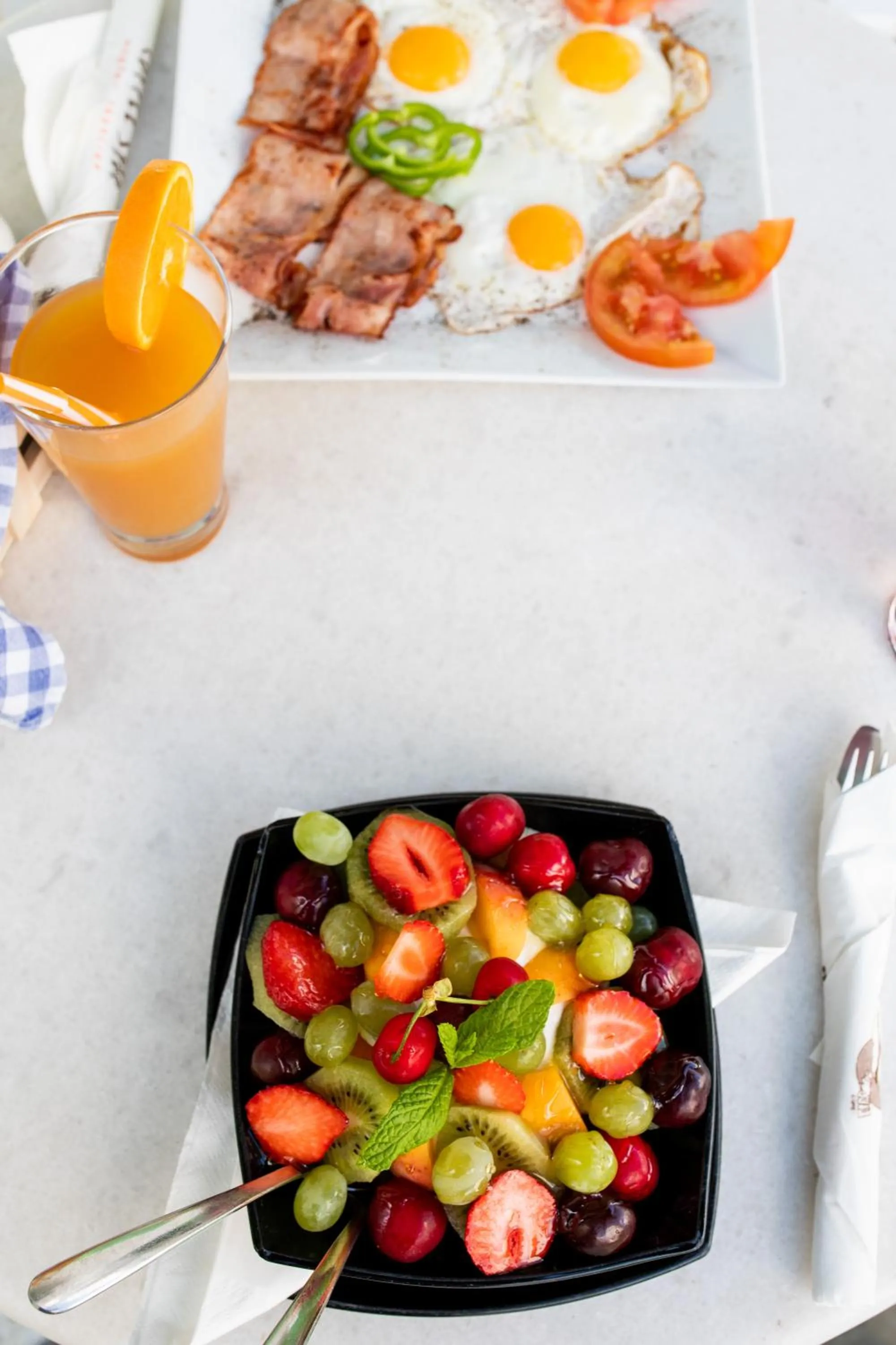 Restaurant/places to eat in Arco Naxos Luxury Apartments