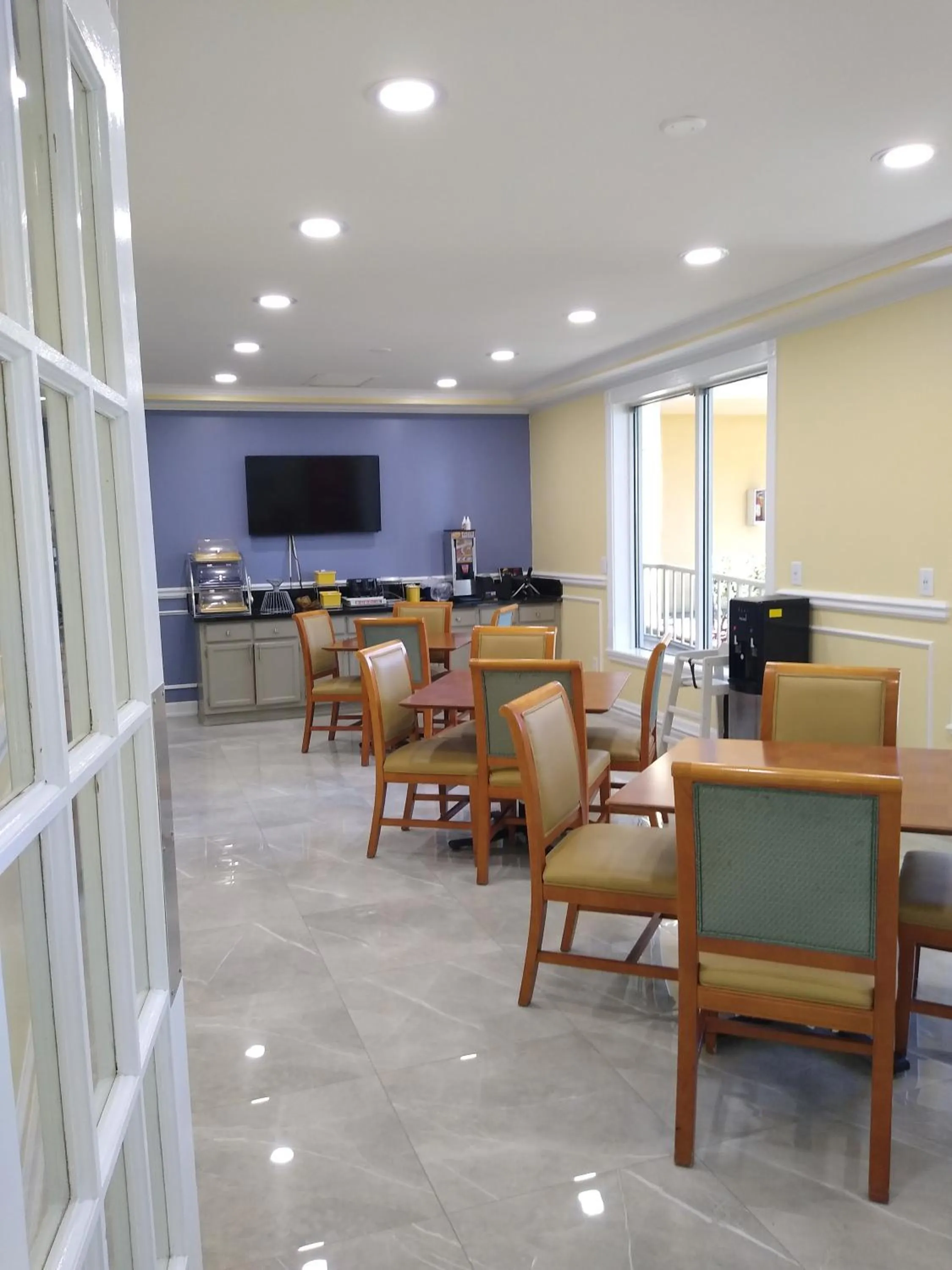 Continental breakfast in Days Inn by Wyndham Kingsland GA