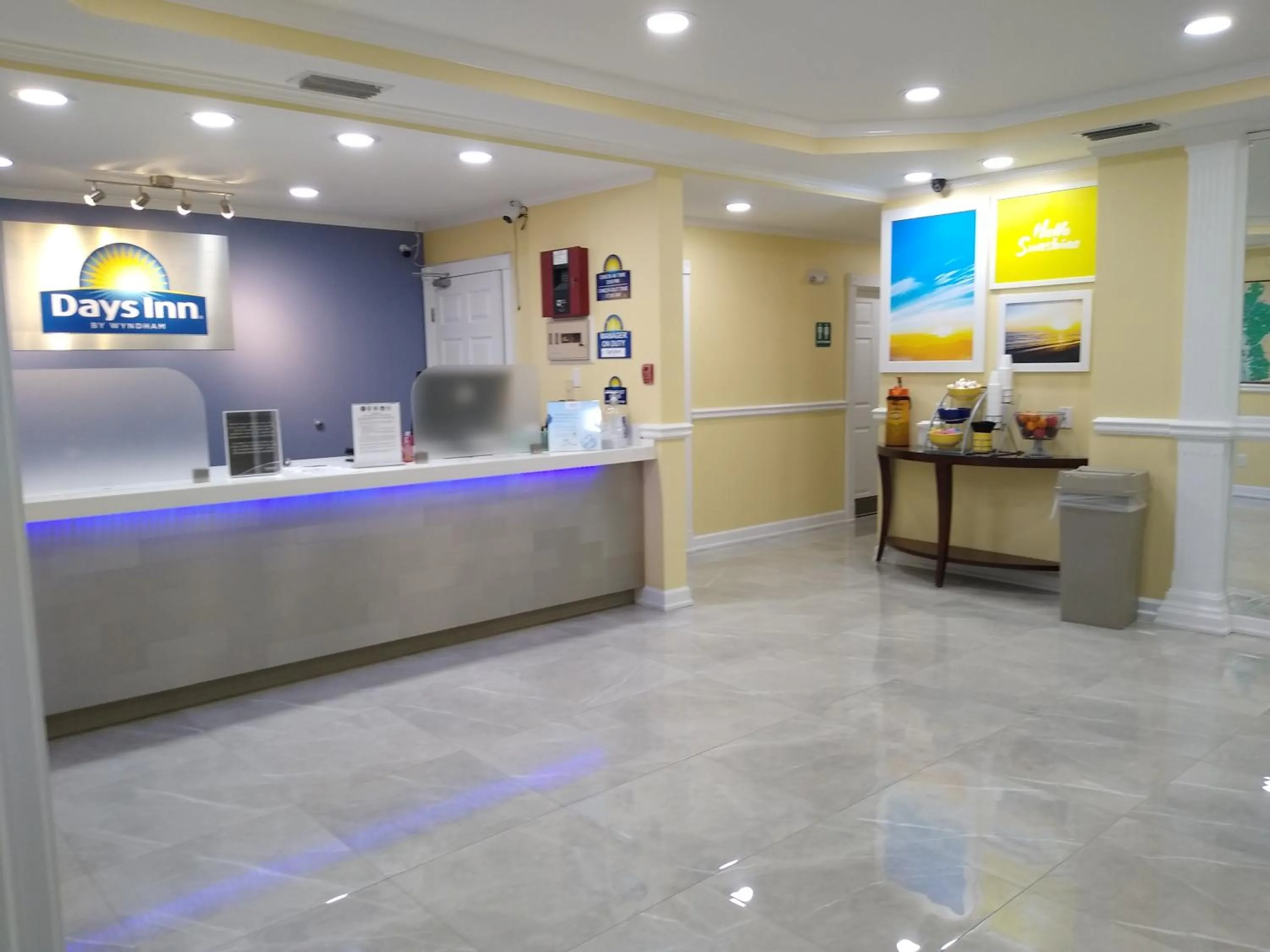 Lobby or reception in Days Inn by Wyndham Kingsland GA