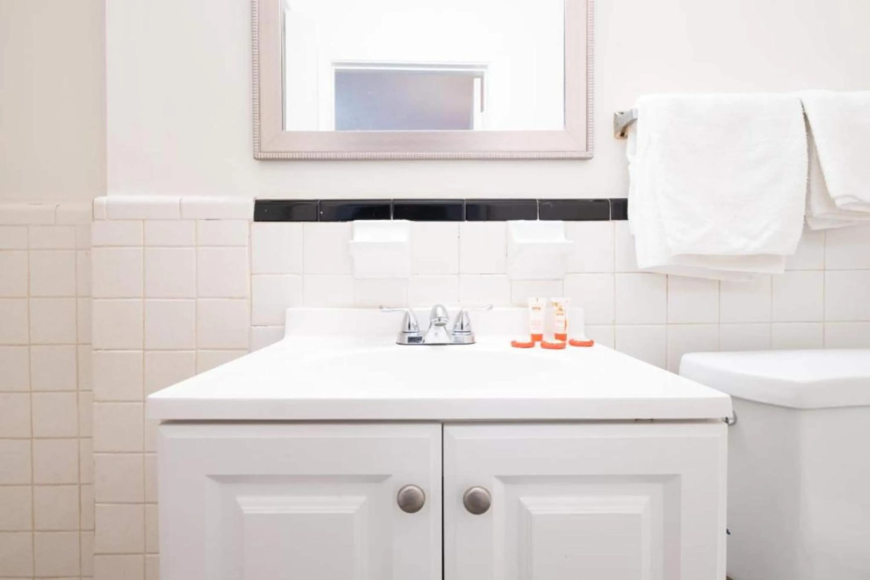 Bathroom in Hotel O Atlanta Airport Jonesboro/Morrow I-75