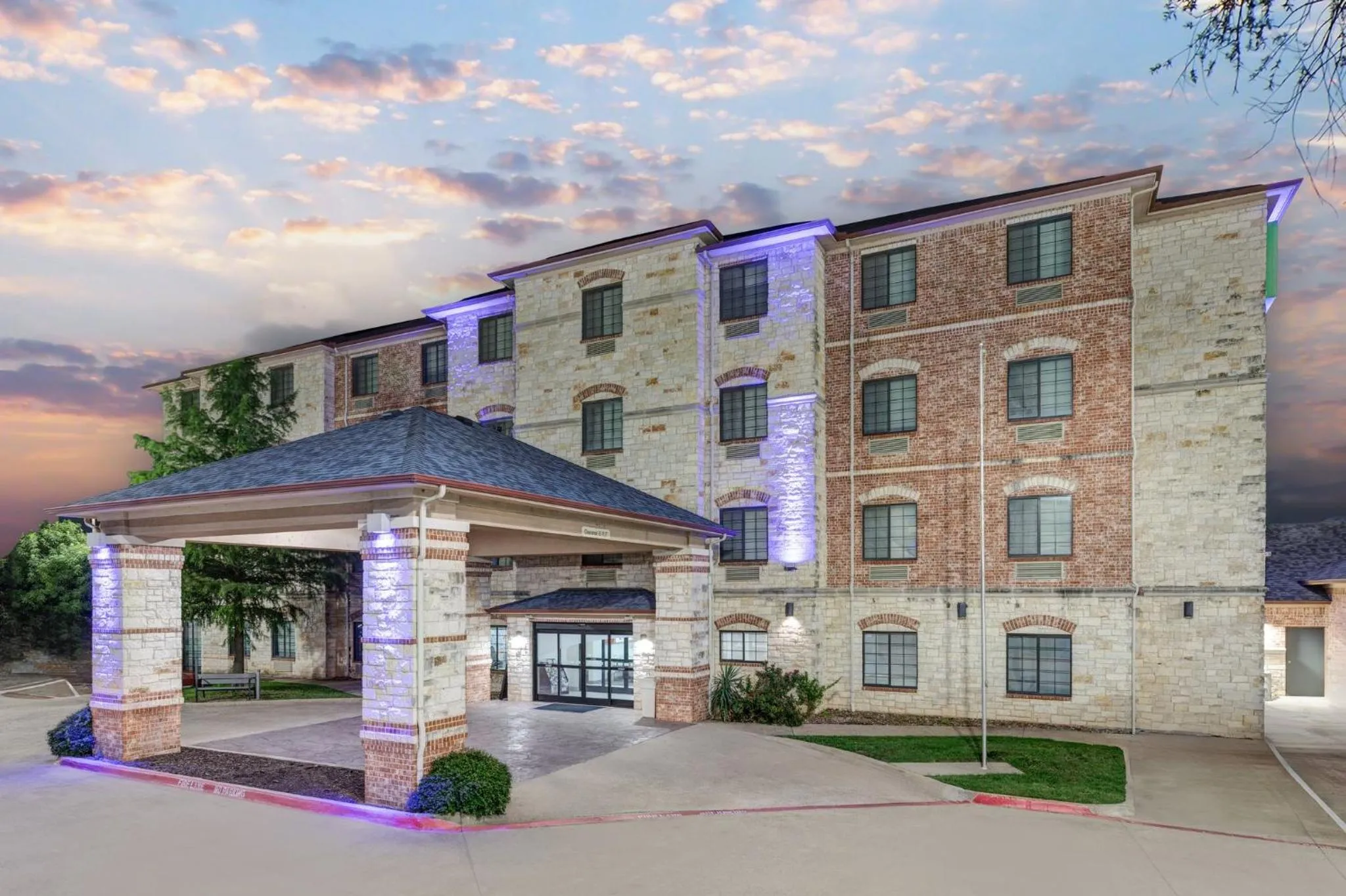 Property building in Holiday Inn Express and Suites Granbury by IHG