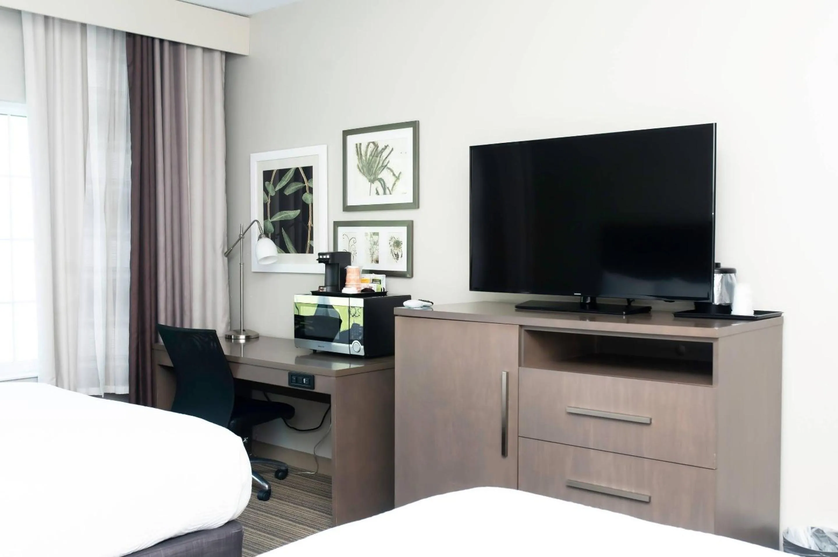 Bedroom, Bed in Country Inn & Suites by Radisson, Prairie du Chien
