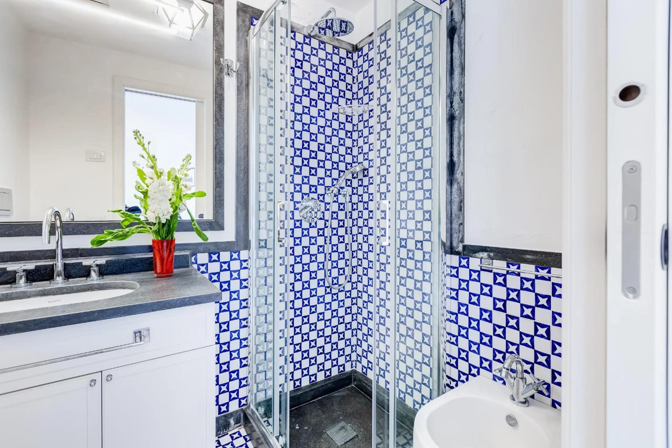 Shower in Torre Silja