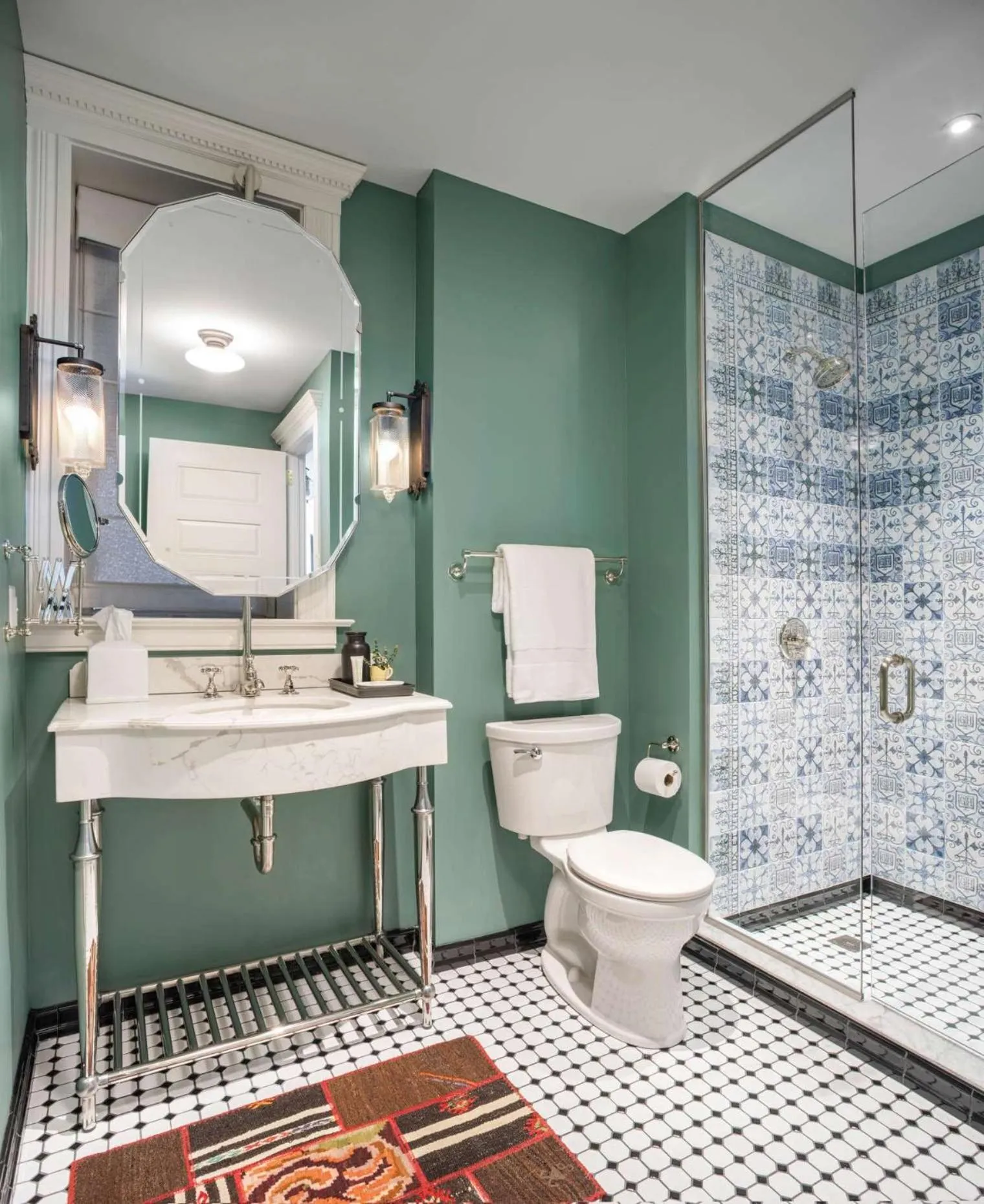 Bathroom in Graduate by Hilton New Haven