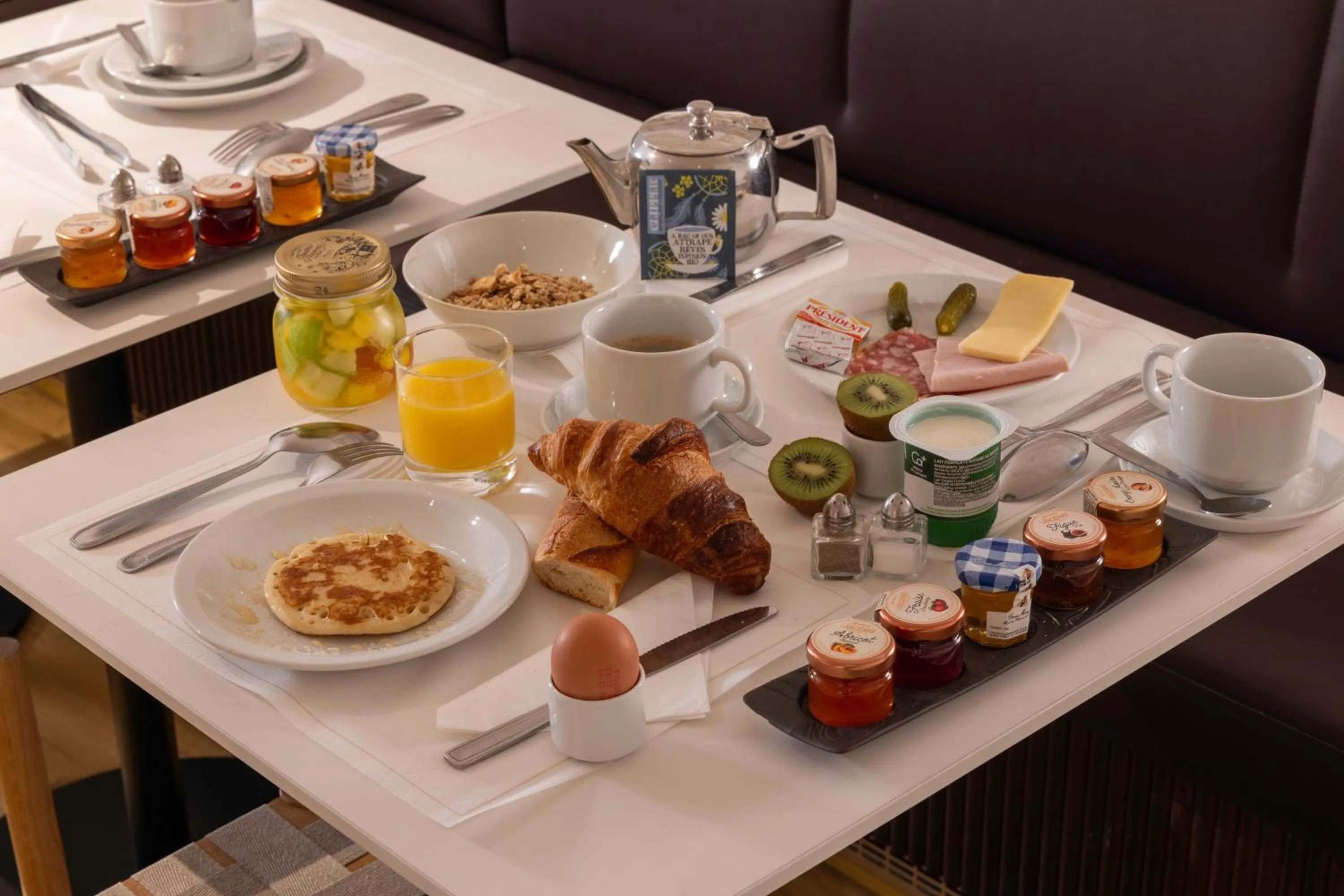 Breakfast in Best Western Bretagne Montparnasse