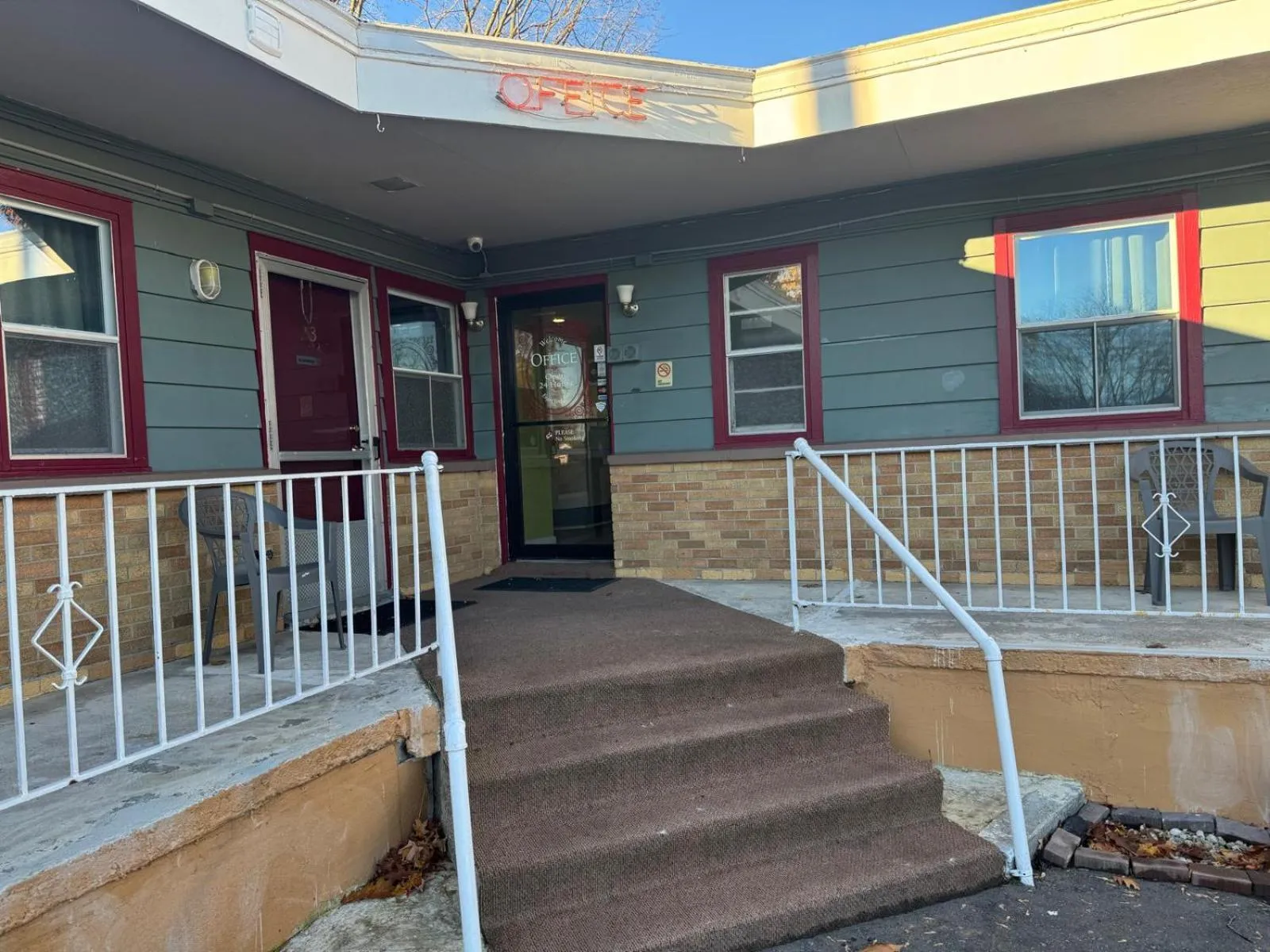 Lobby or reception in Economy Inn Cadillac MI by Hotel O
