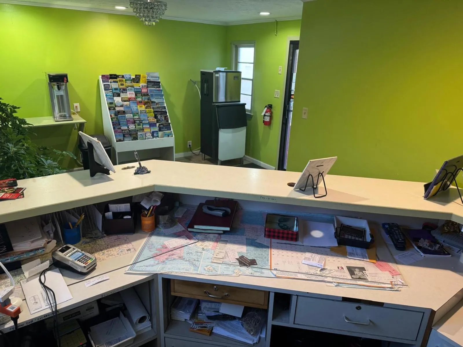 Lobby or reception in Economy Inn Cadillac MI by Hotel O