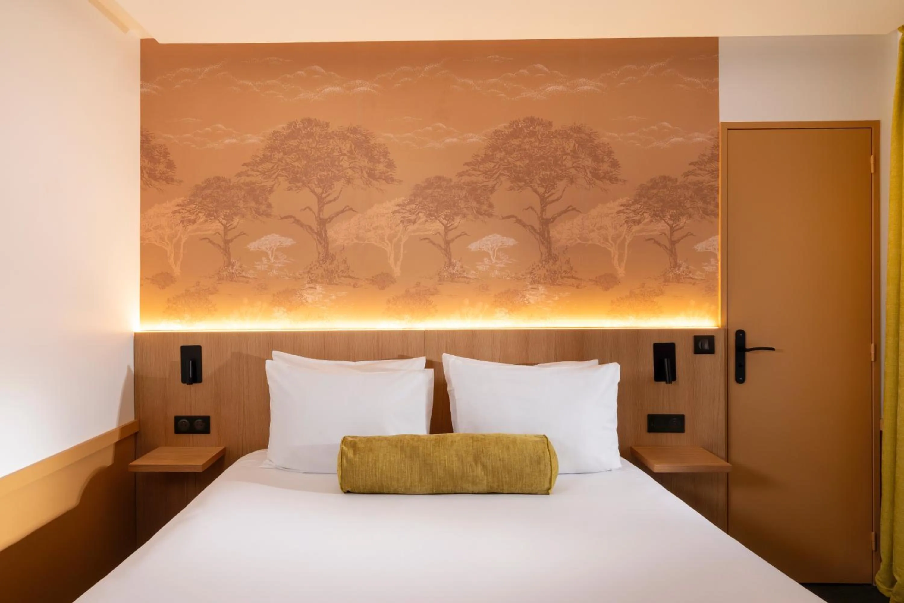 Bedroom, Bed in Hôtel WYLD Saint Germain