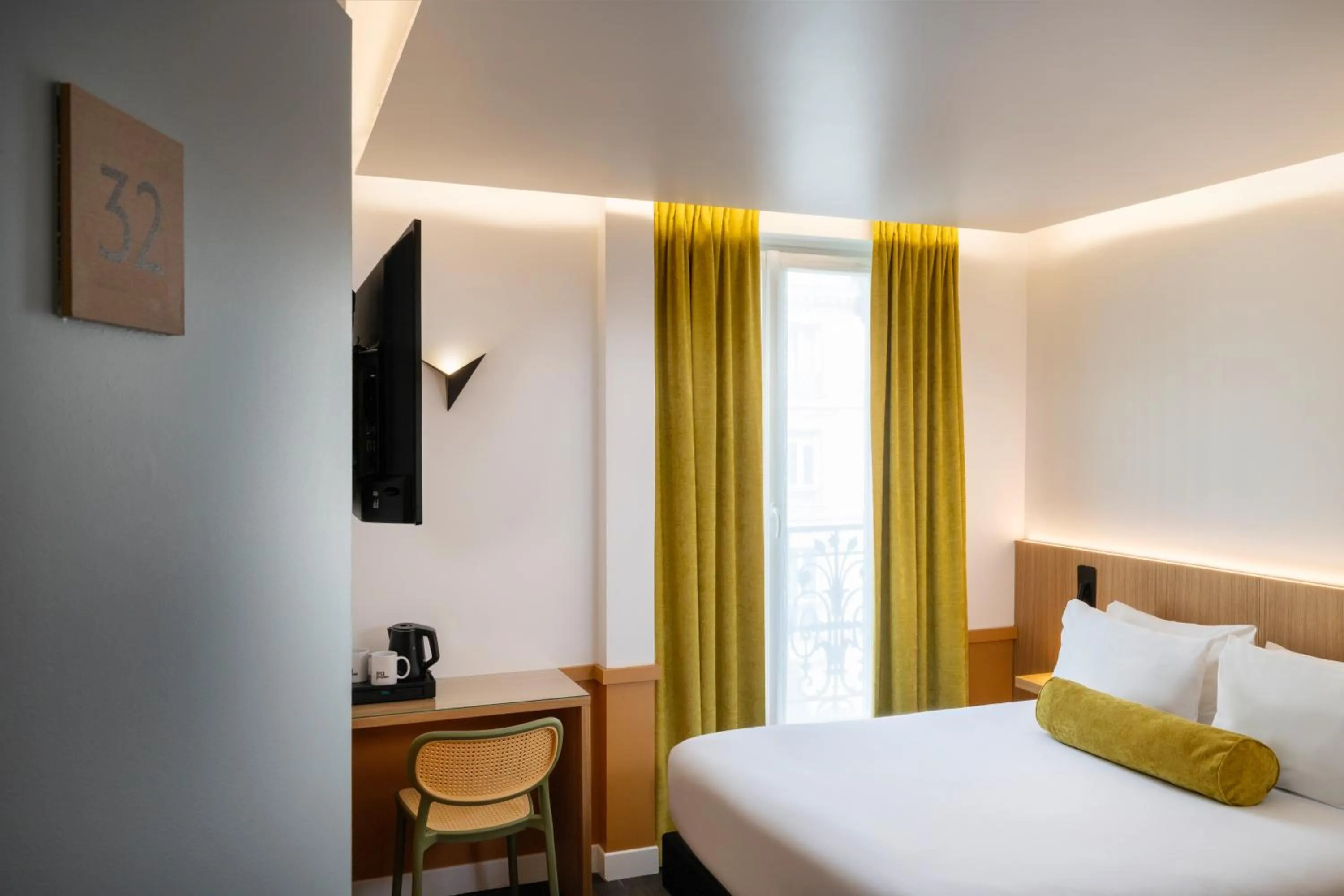 Bed in Hôtel WYLD Saint Germain