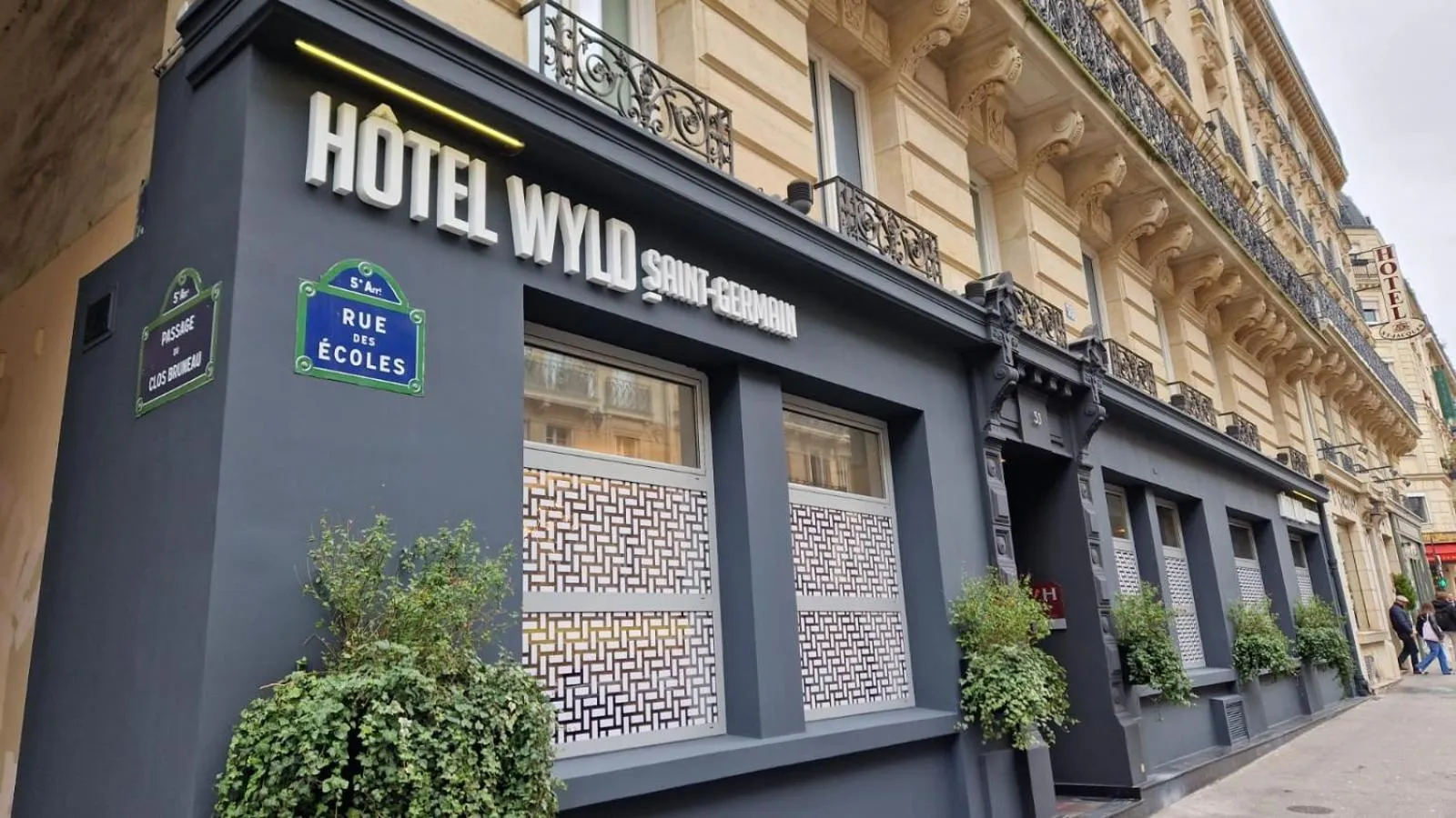 Property building in Hôtel WYLD Saint Germain