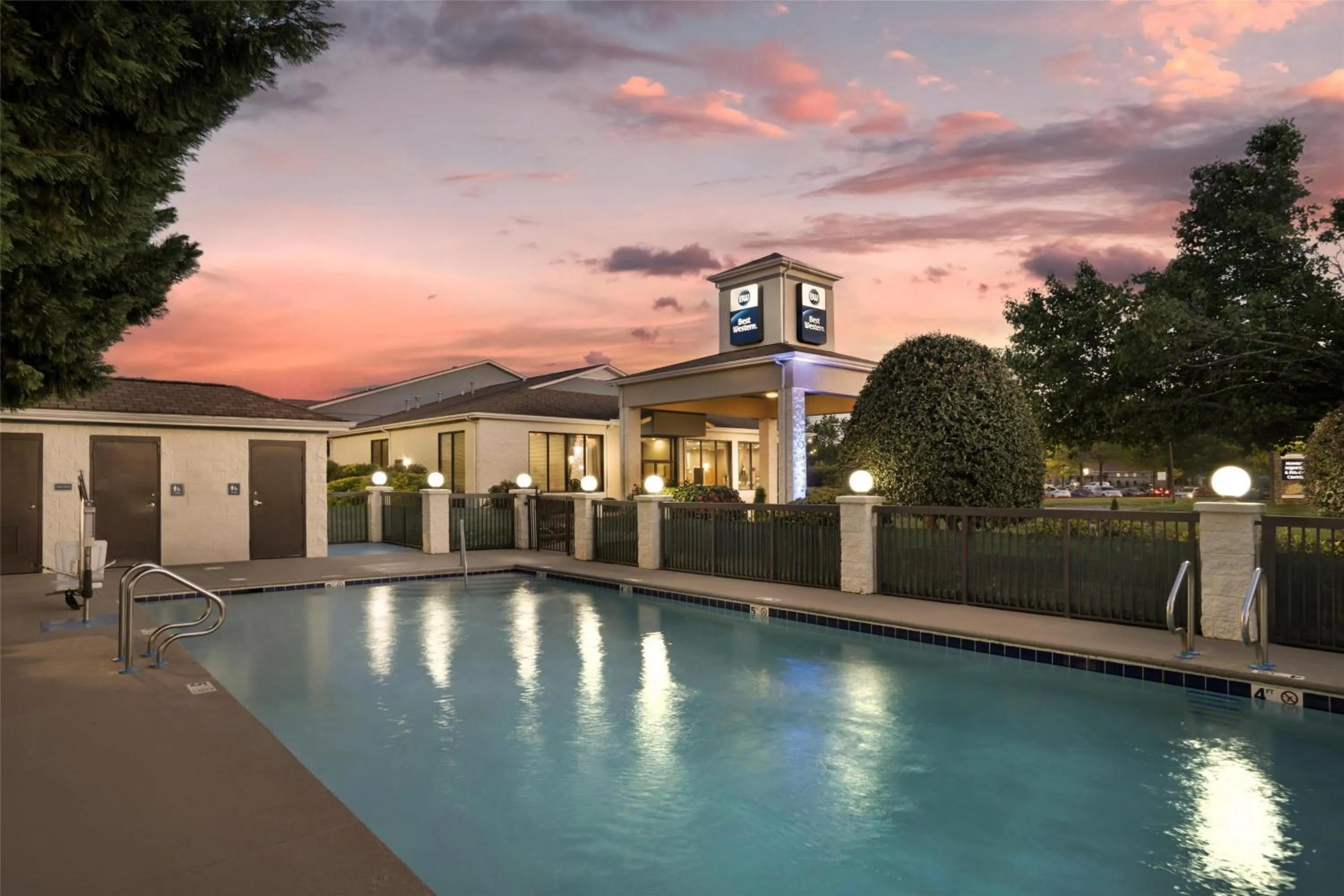 Pool view in Best Western Inn & Suites Monroe