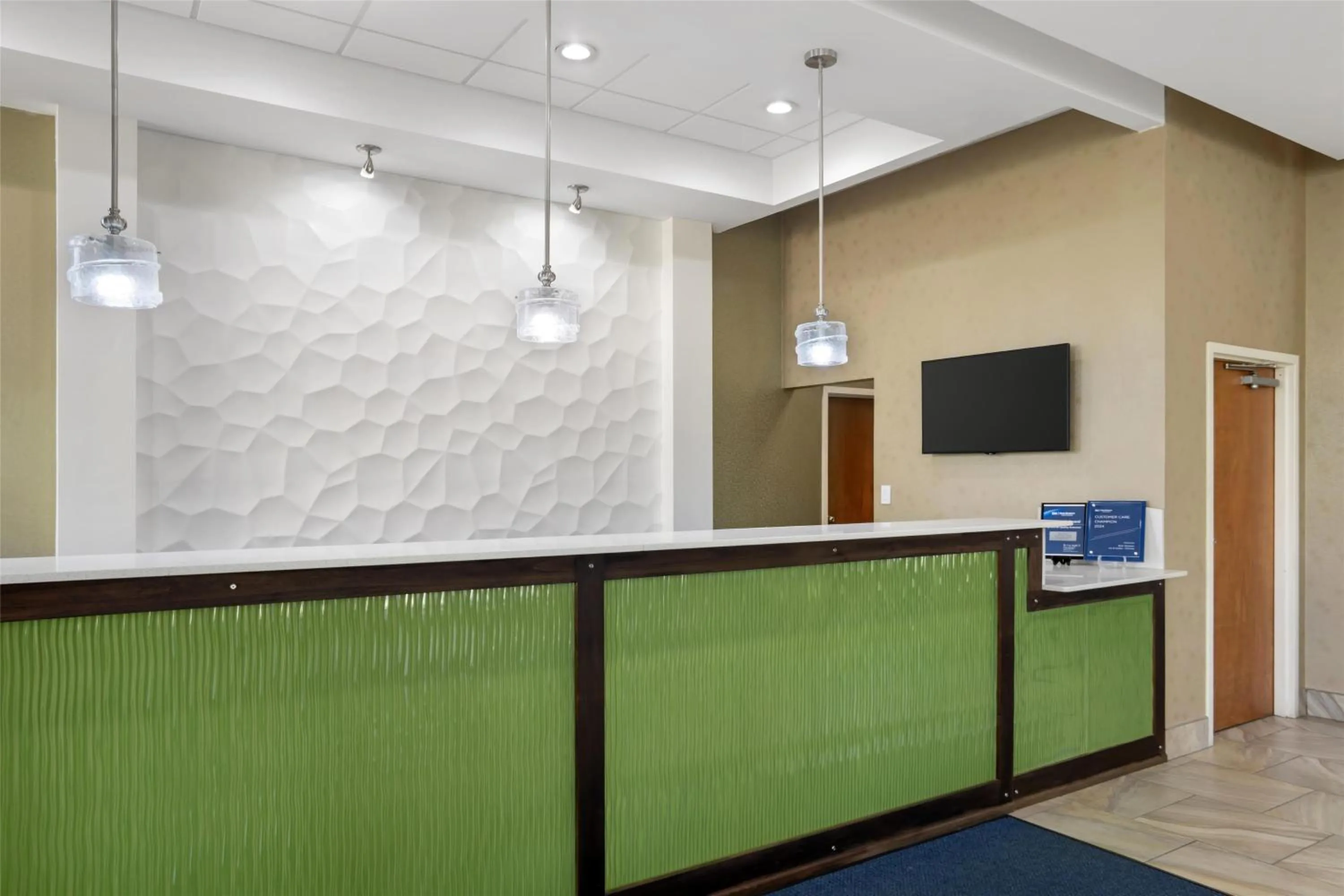Lobby or reception in Best Western Inn & Suites Monroe