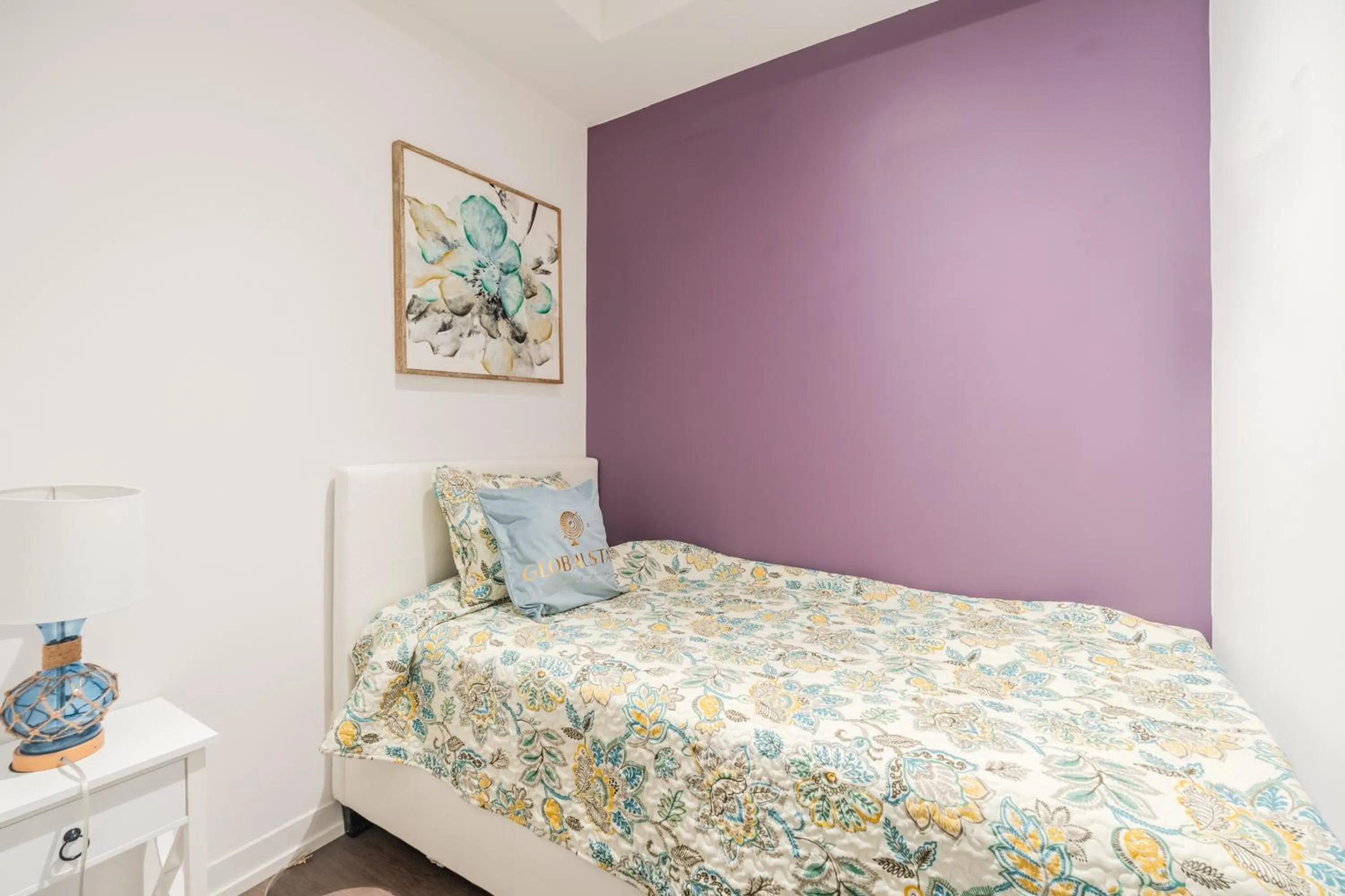 Bed in Modern Lillian St Apartments by GLOBALSTAY