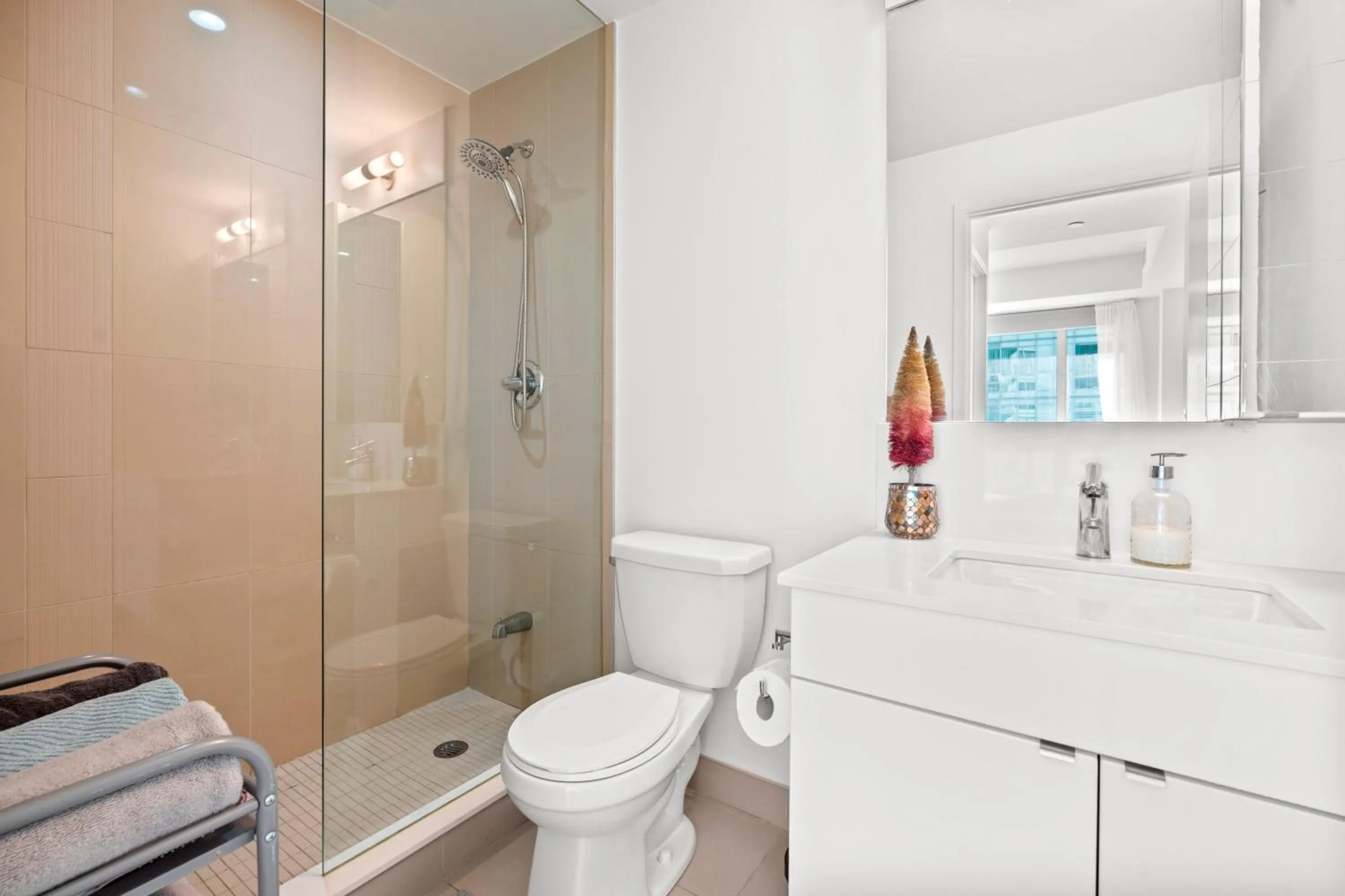 Shower in Modern Lillian St Apartments by GLOBALSTAY