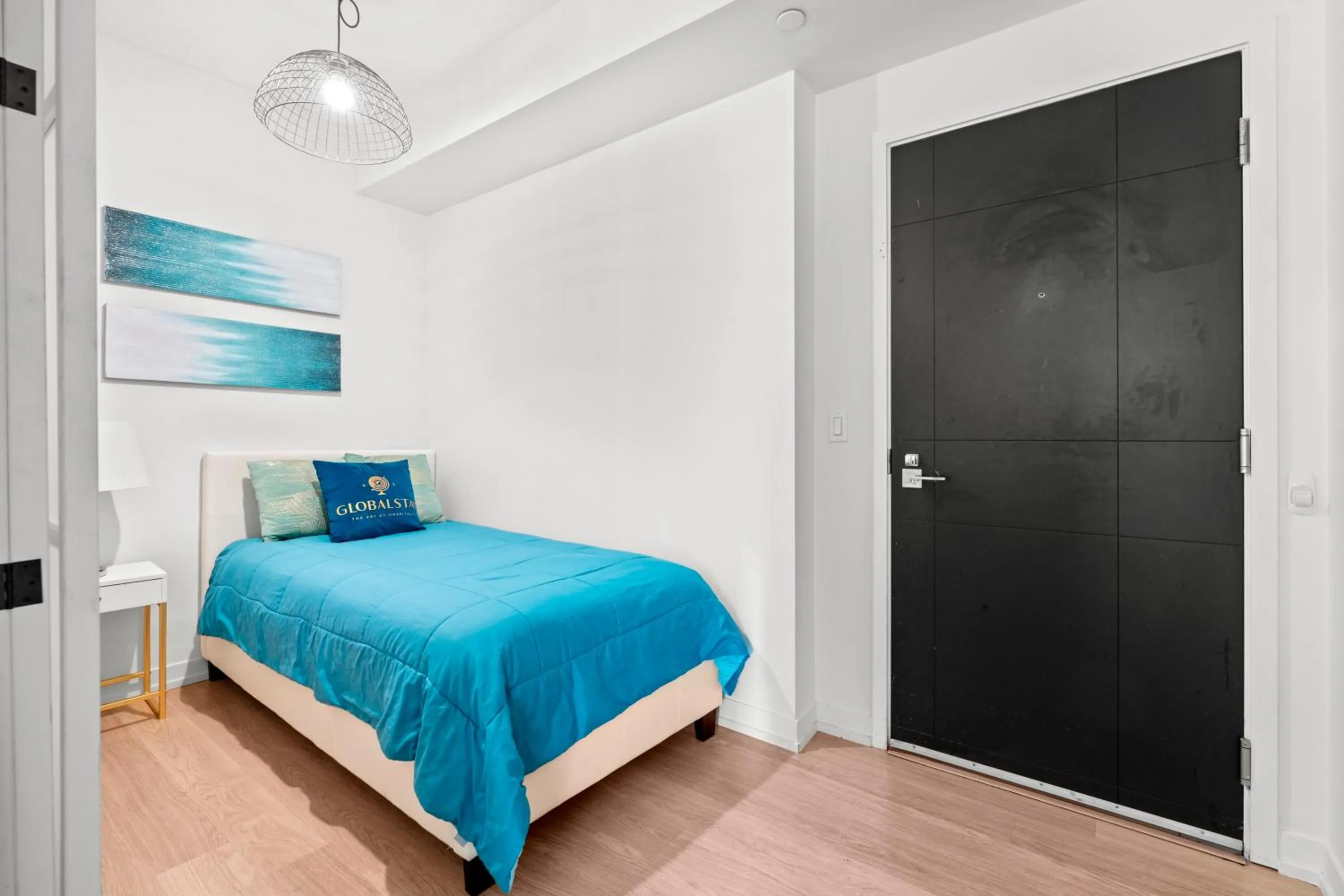 Bed in Modern Lillian St Apartments by GLOBALSTAY