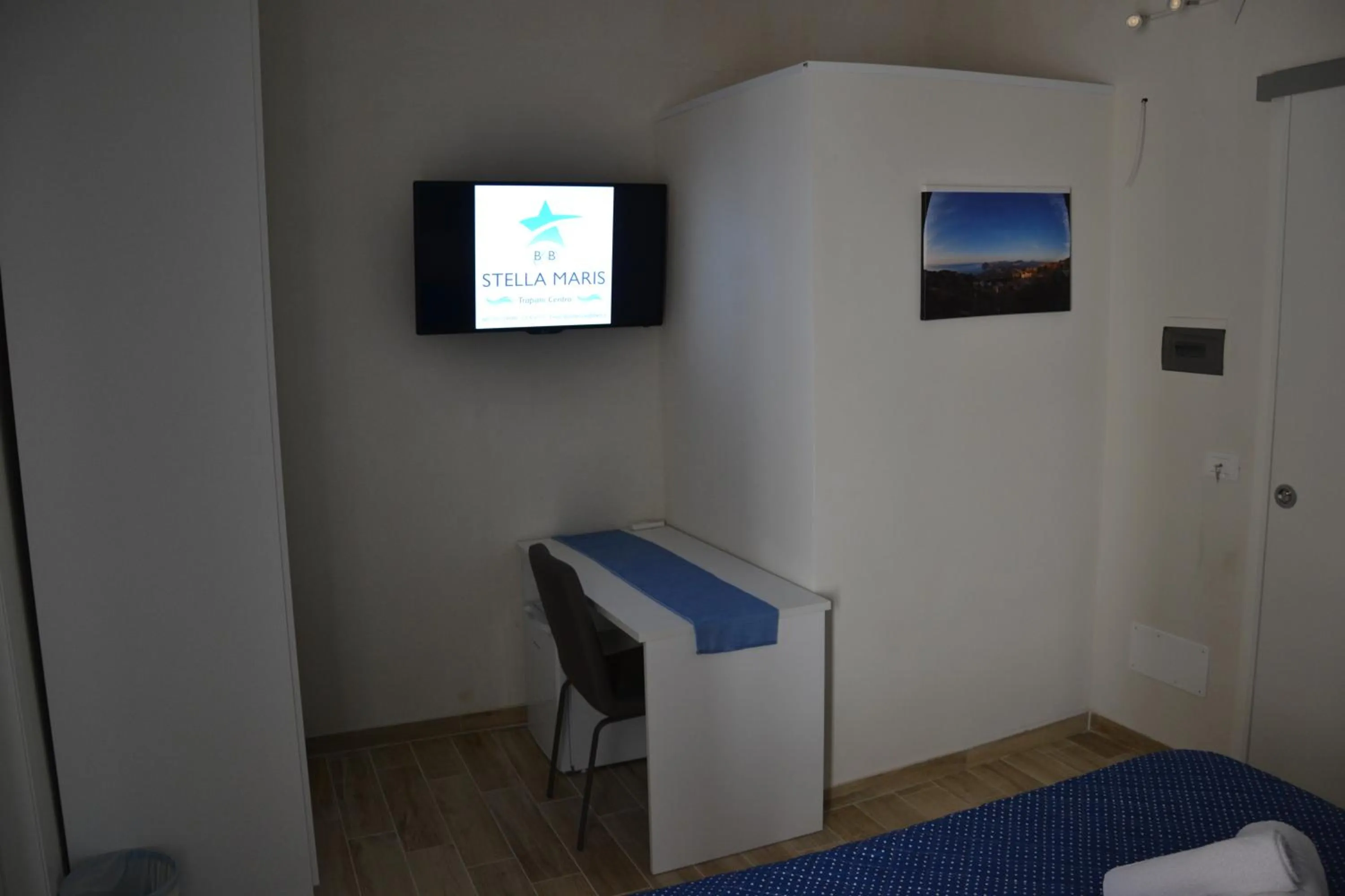 TV and multimedia, Bed in B&B Stella Maris Trapani Centro