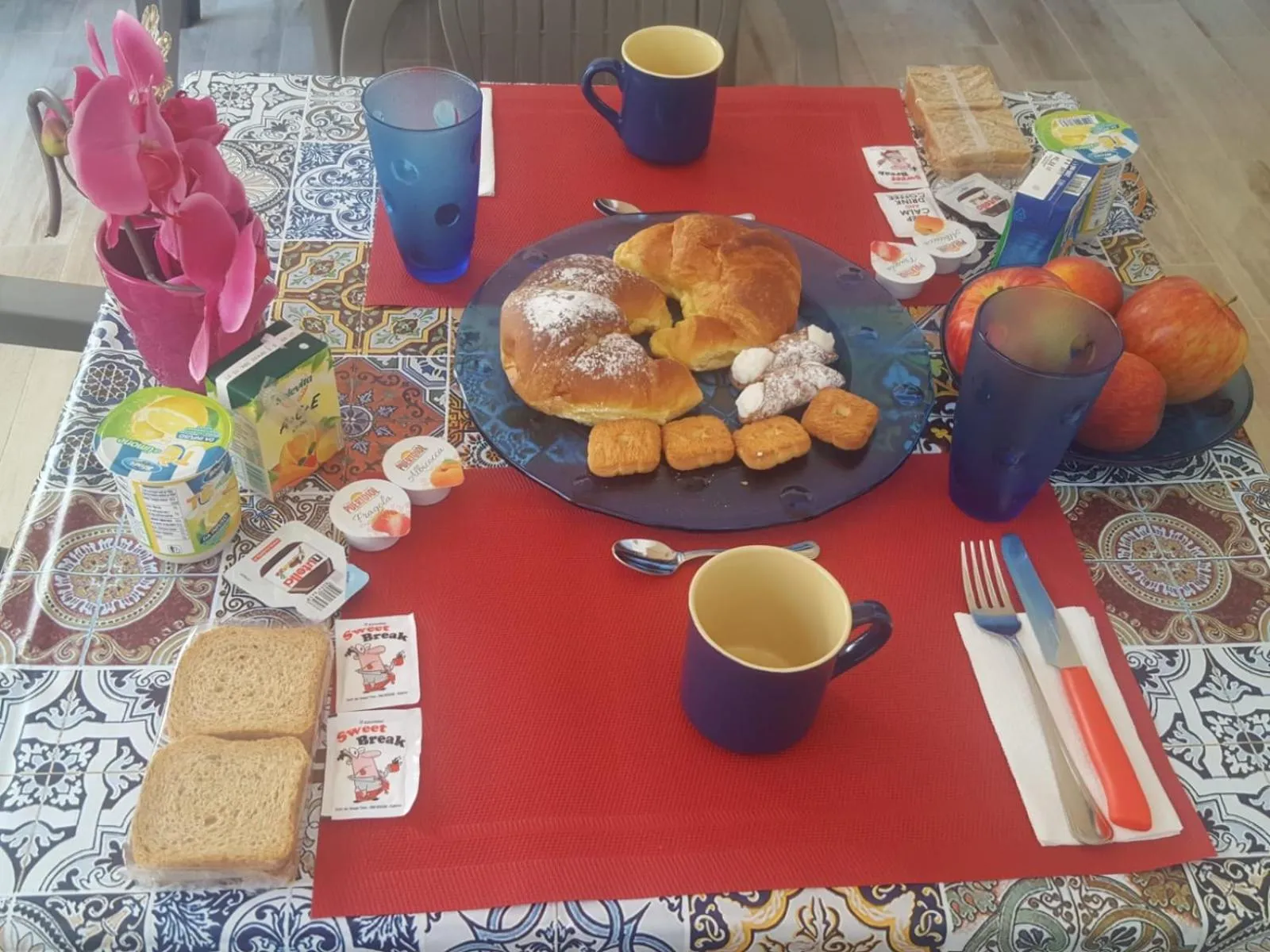 Food and drinks in B&B Stella Maris Trapani Centro