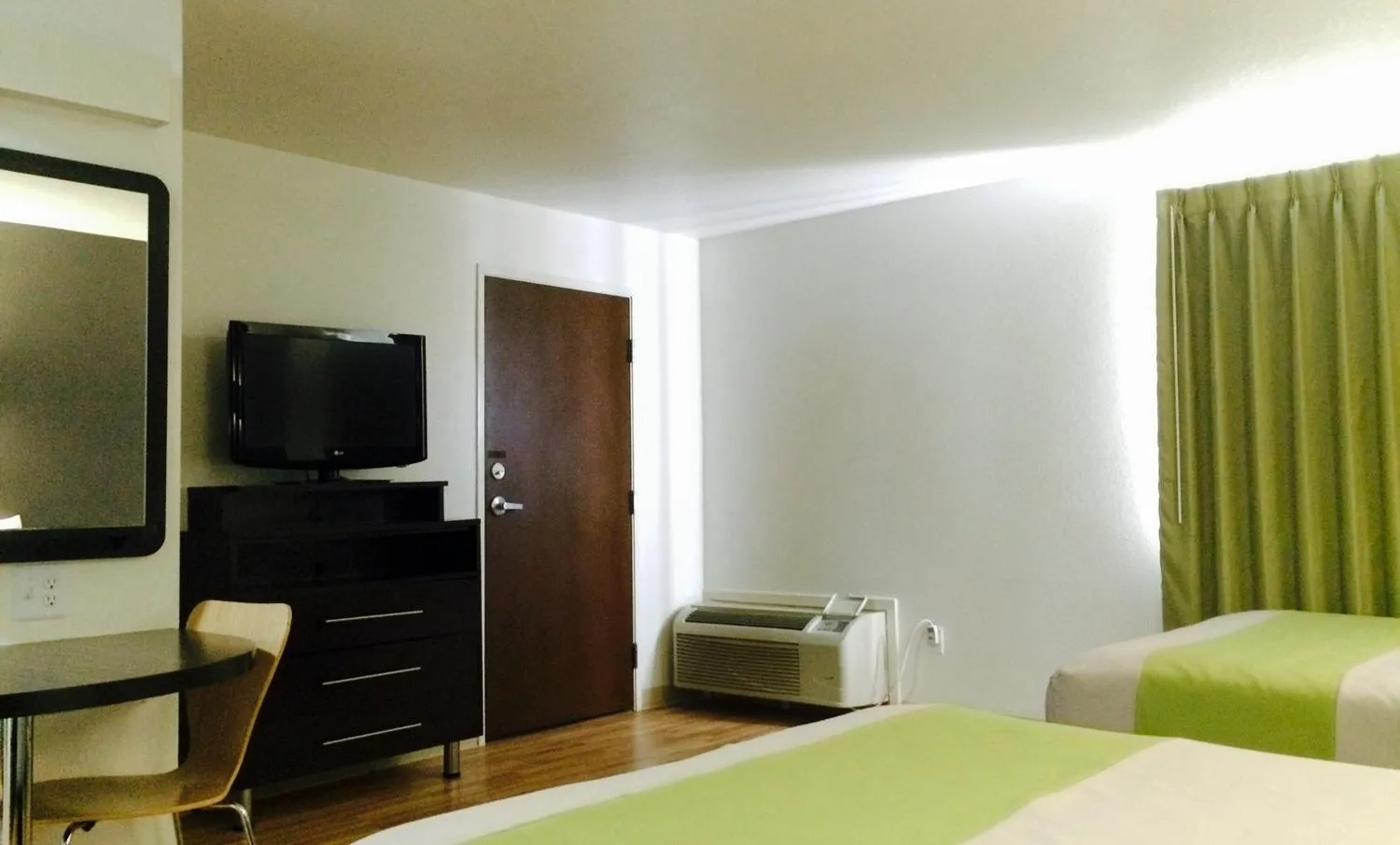 Bedroom, Bed in Studio 6-Orange, TX