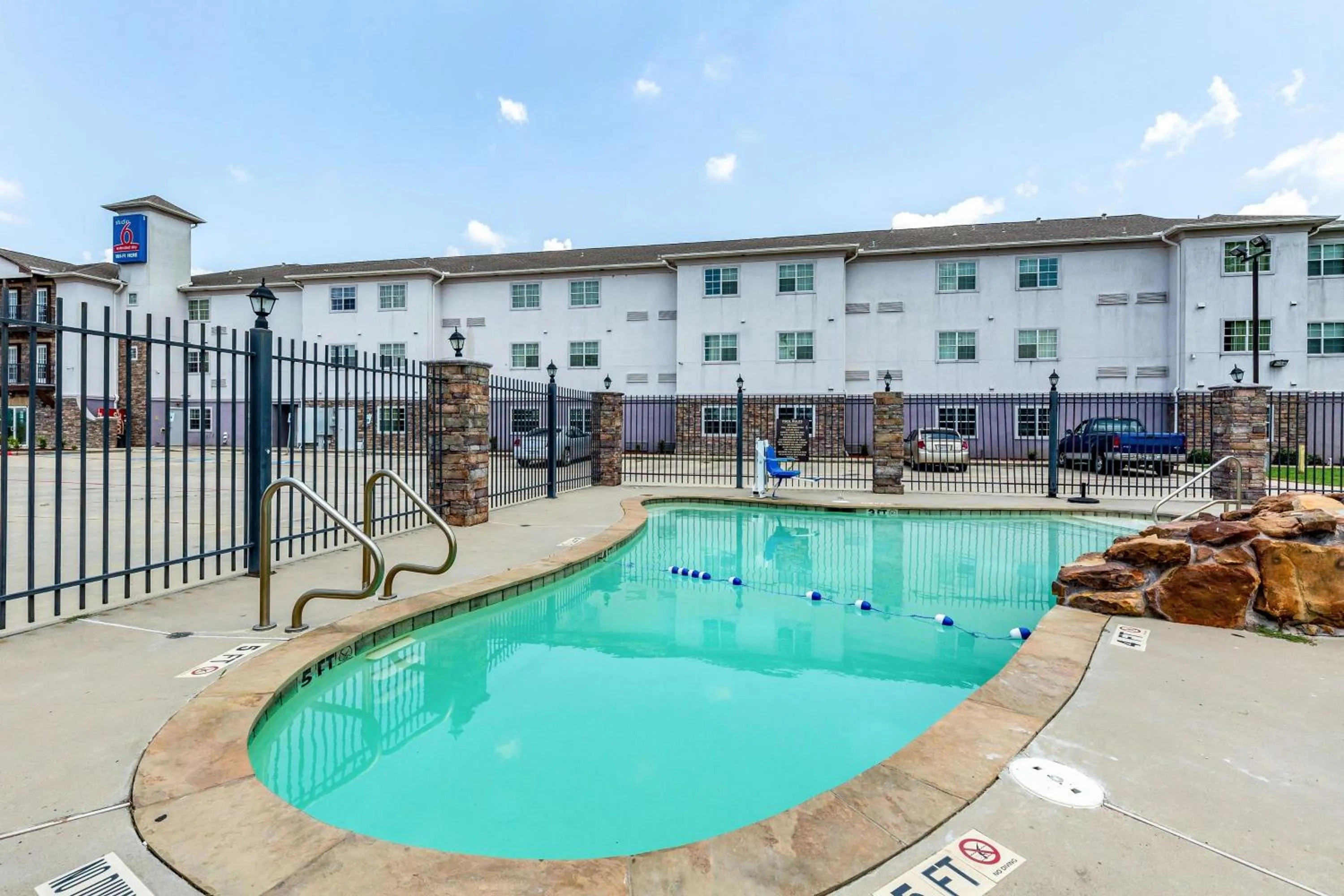 On site in Studio 6-Orange, TX