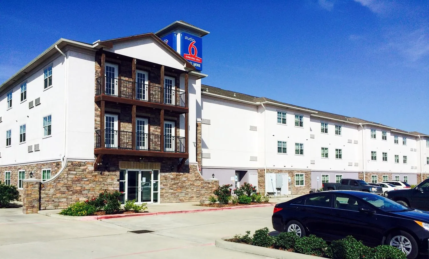 Facade/entrance in Studio 6-Orange, TX