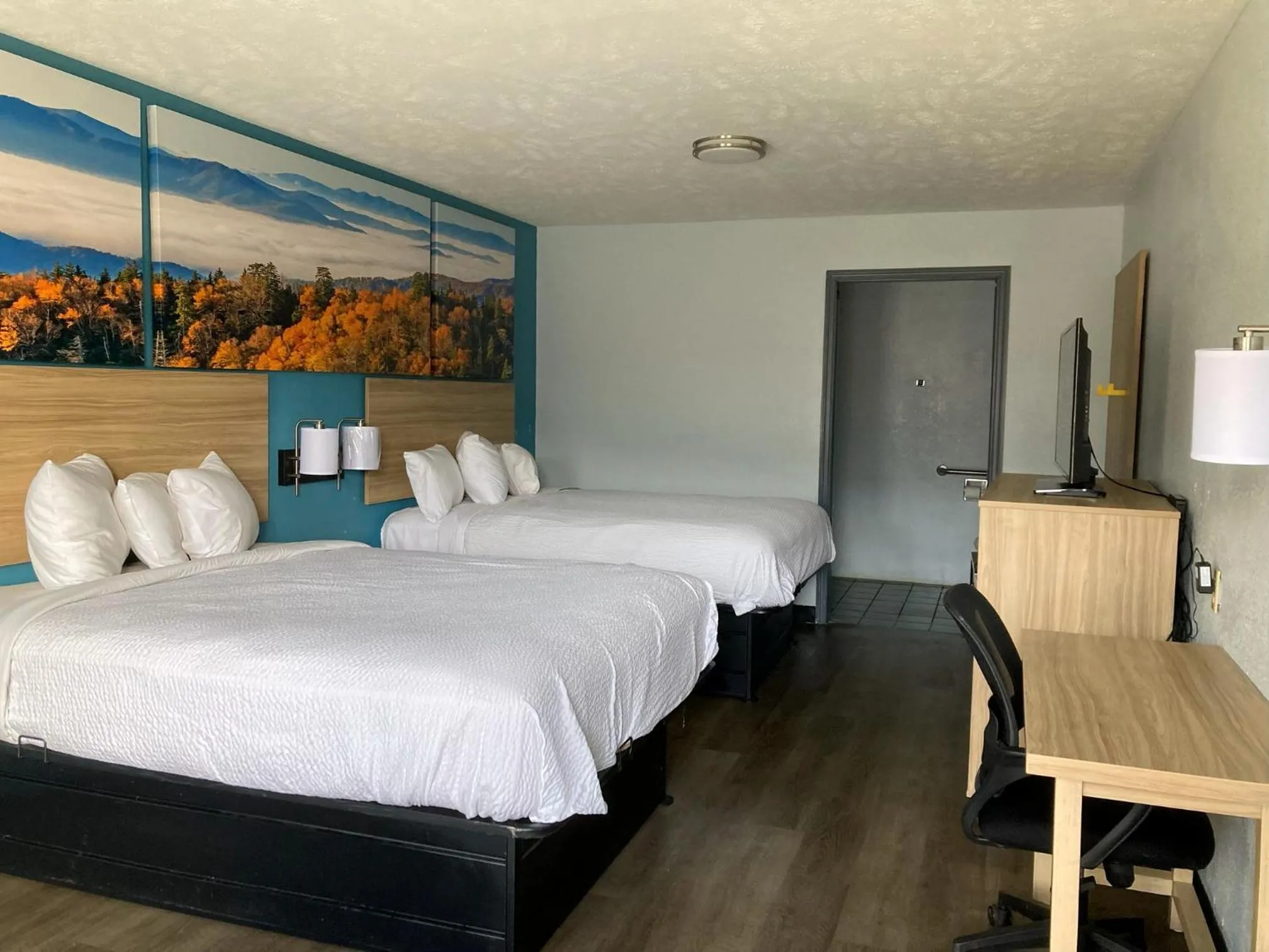 Bed in Days Inn by Wyndham Morristown