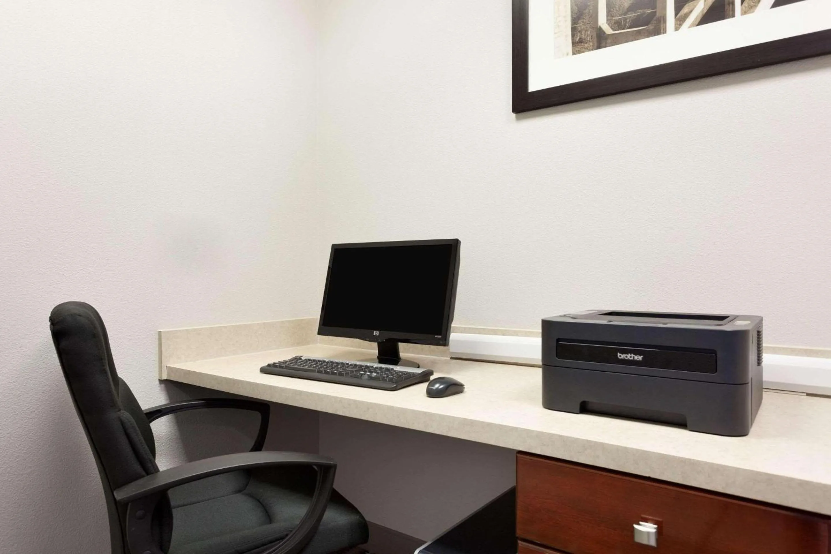 Business facilities in Country Inn & Suites by Radisson, Harrisonburg, VA