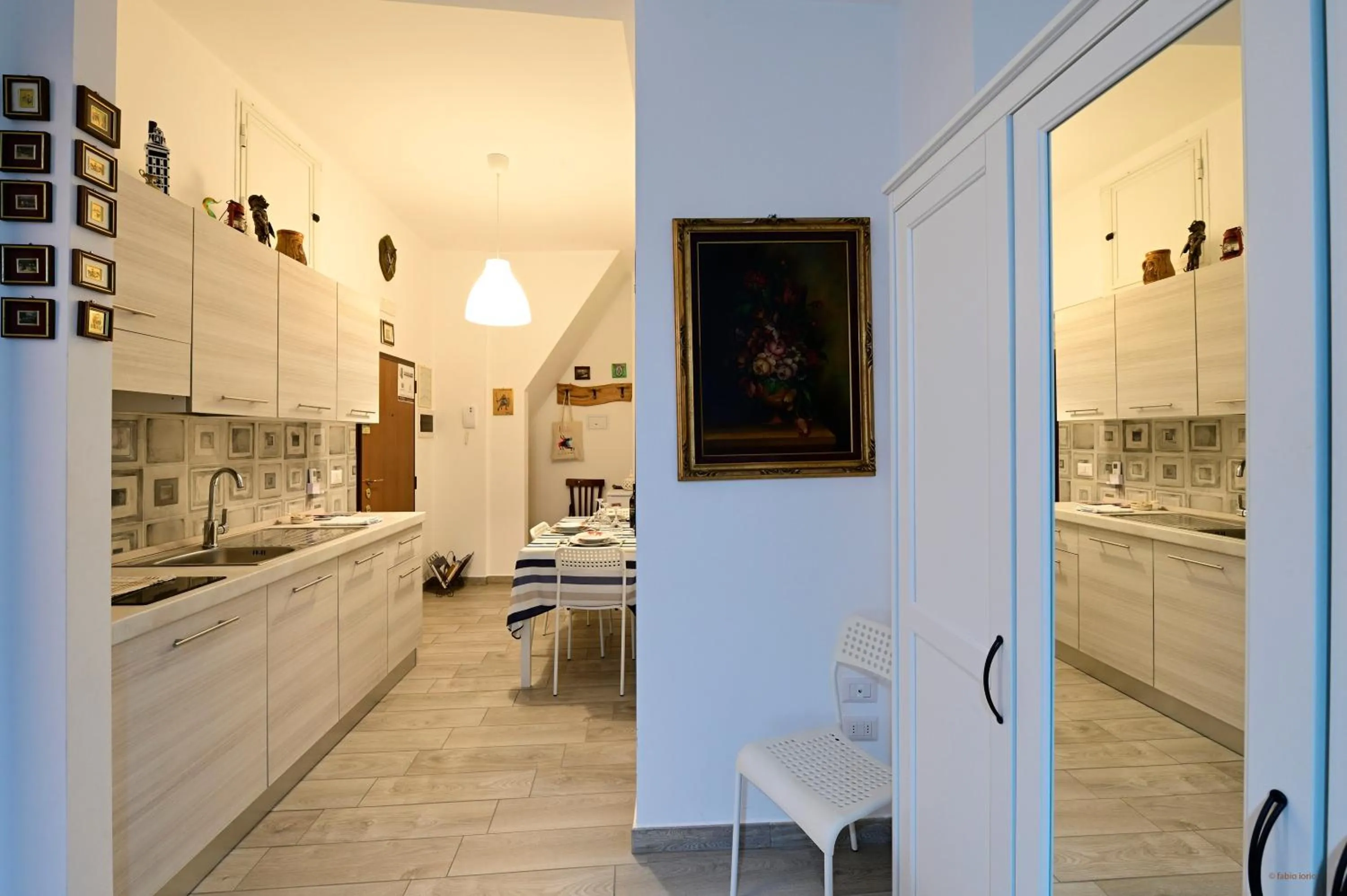 wardrobe in Il Cavalliere Bed & breakfast