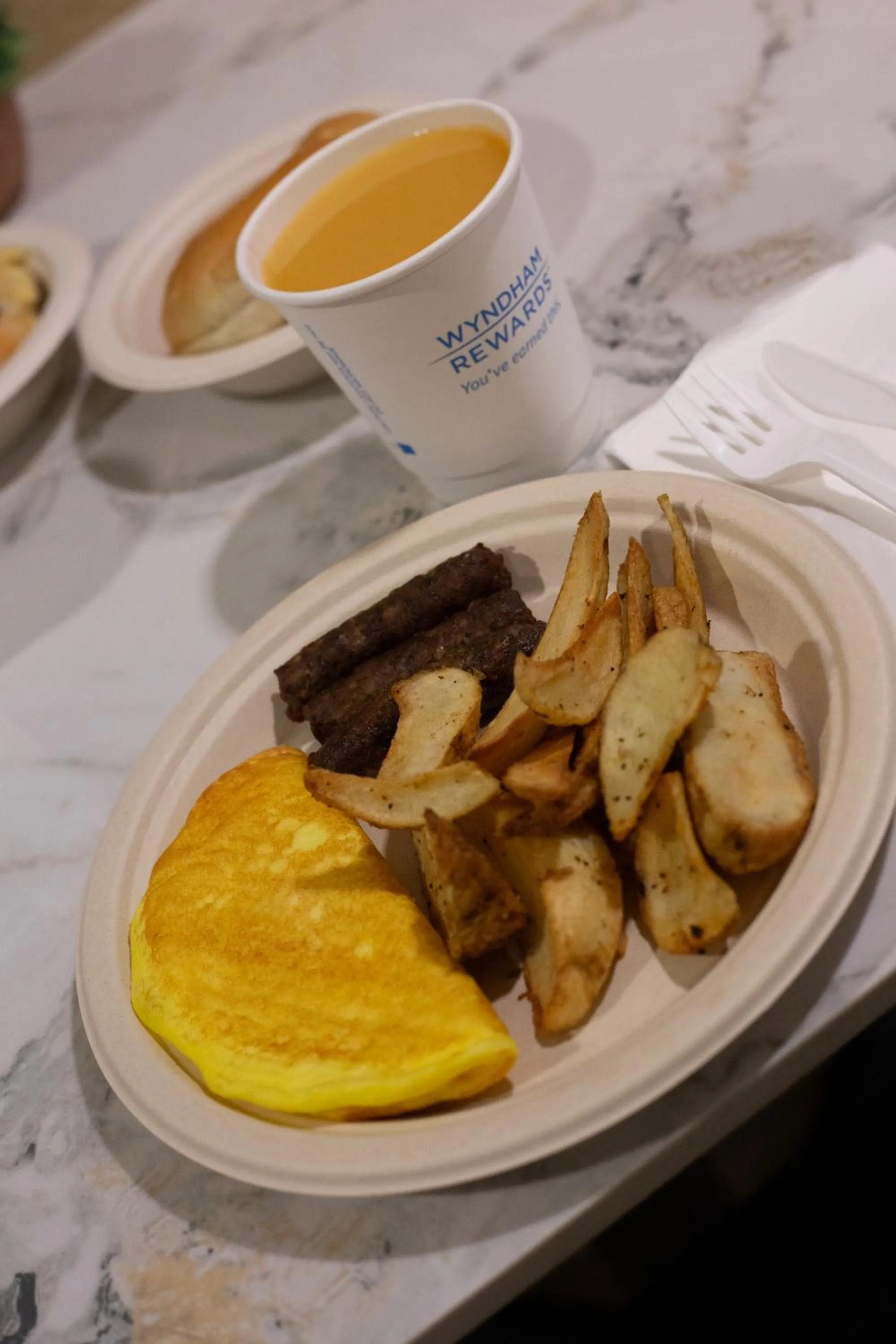 Food and drinks in Microtel Inn & Suites by Wyndham Waynesburg