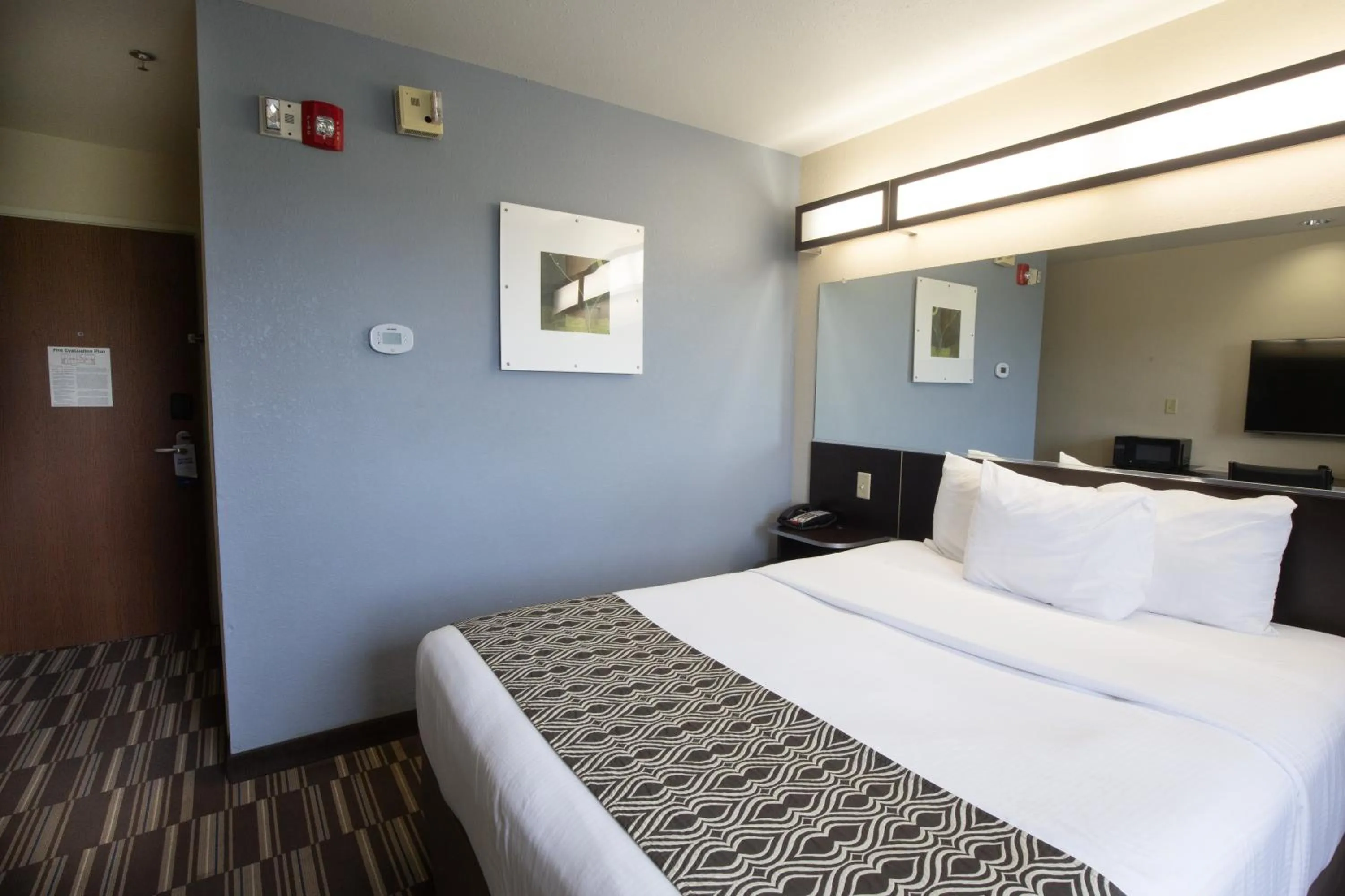 Bed in Microtel Inn & Suites by Wyndham Waynesburg