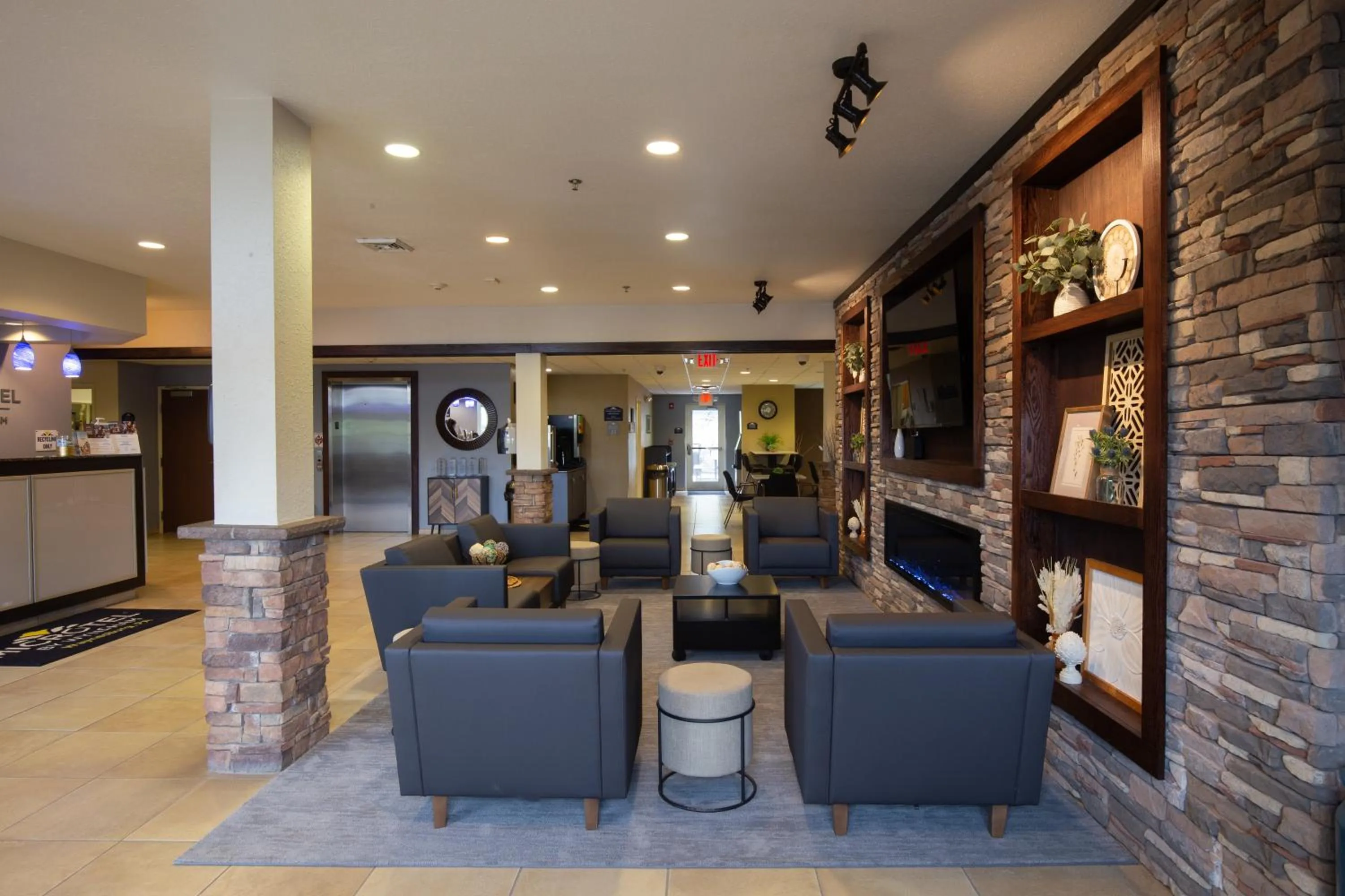 TV and multimedia in Microtel Inn & Suites by Wyndham Waynesburg