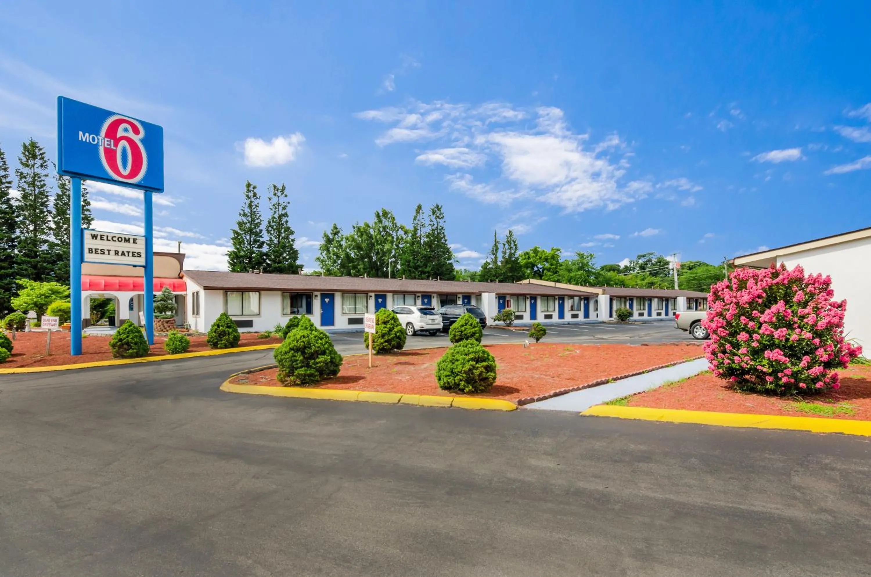 Property building in Motel 6-Salem, VA