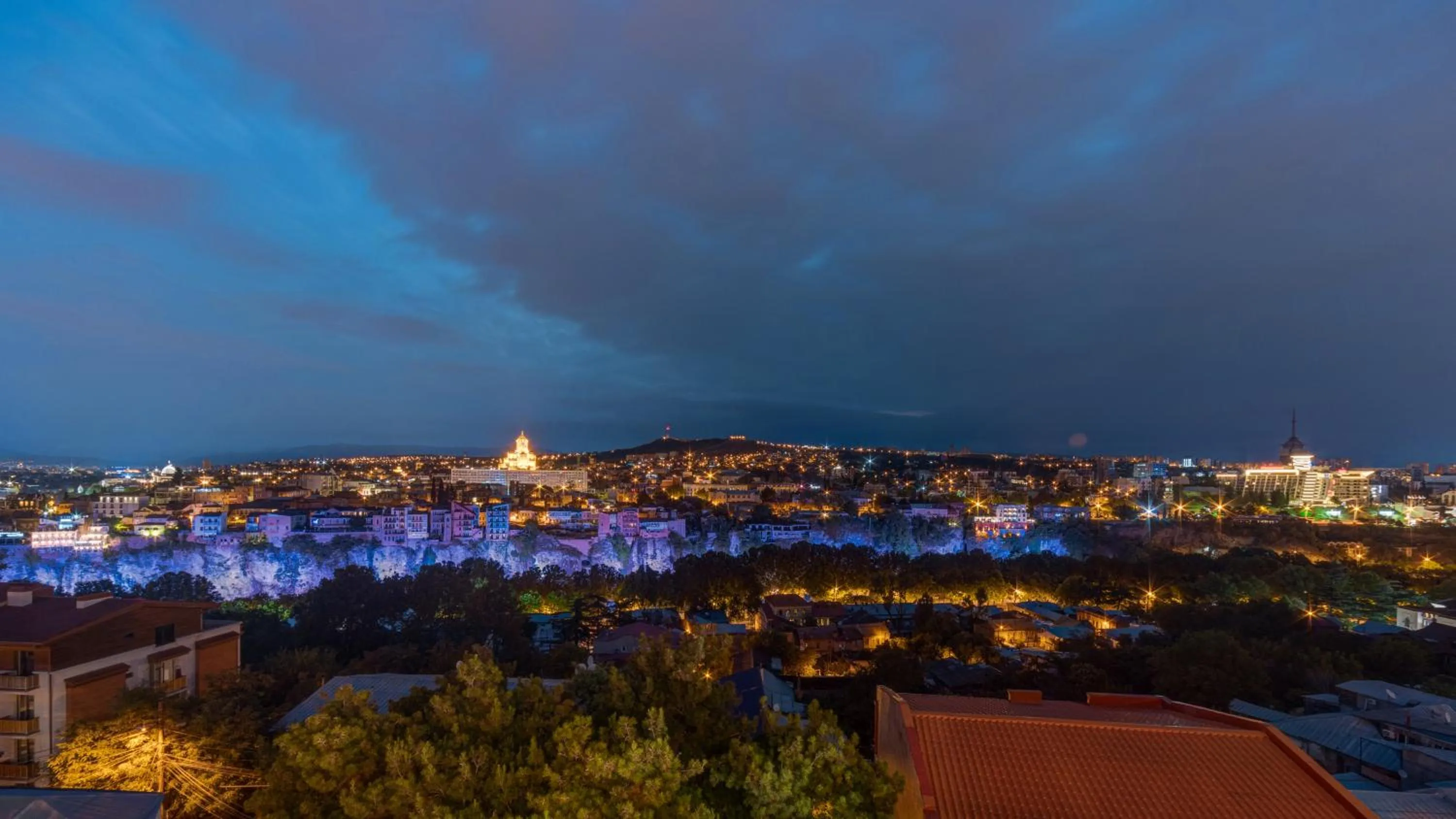 Neighbourhood in Sole Palace