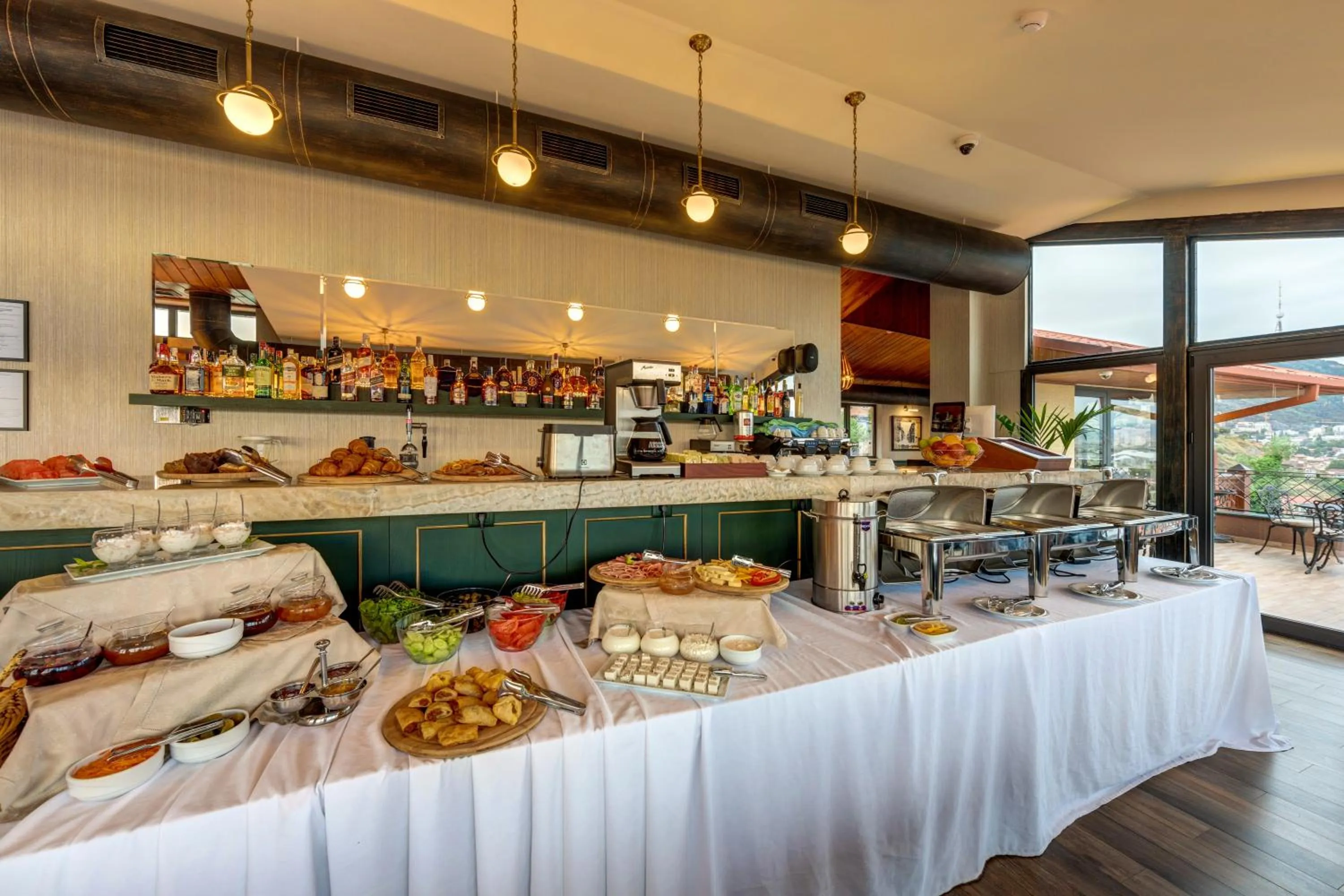 Restaurant/places to eat in Sole Palace