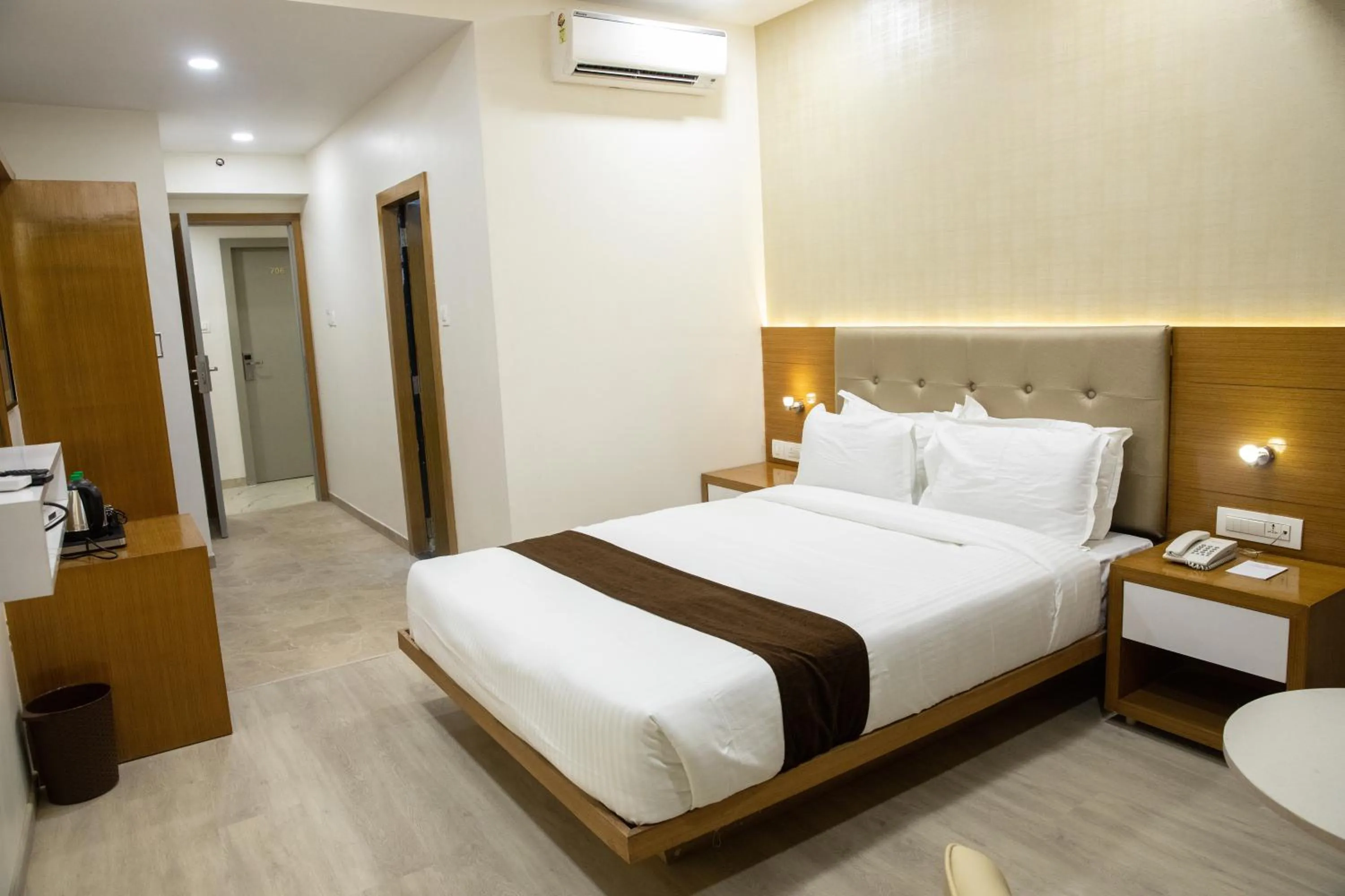 Bedroom, Bed in Hotel Grace Galaxy