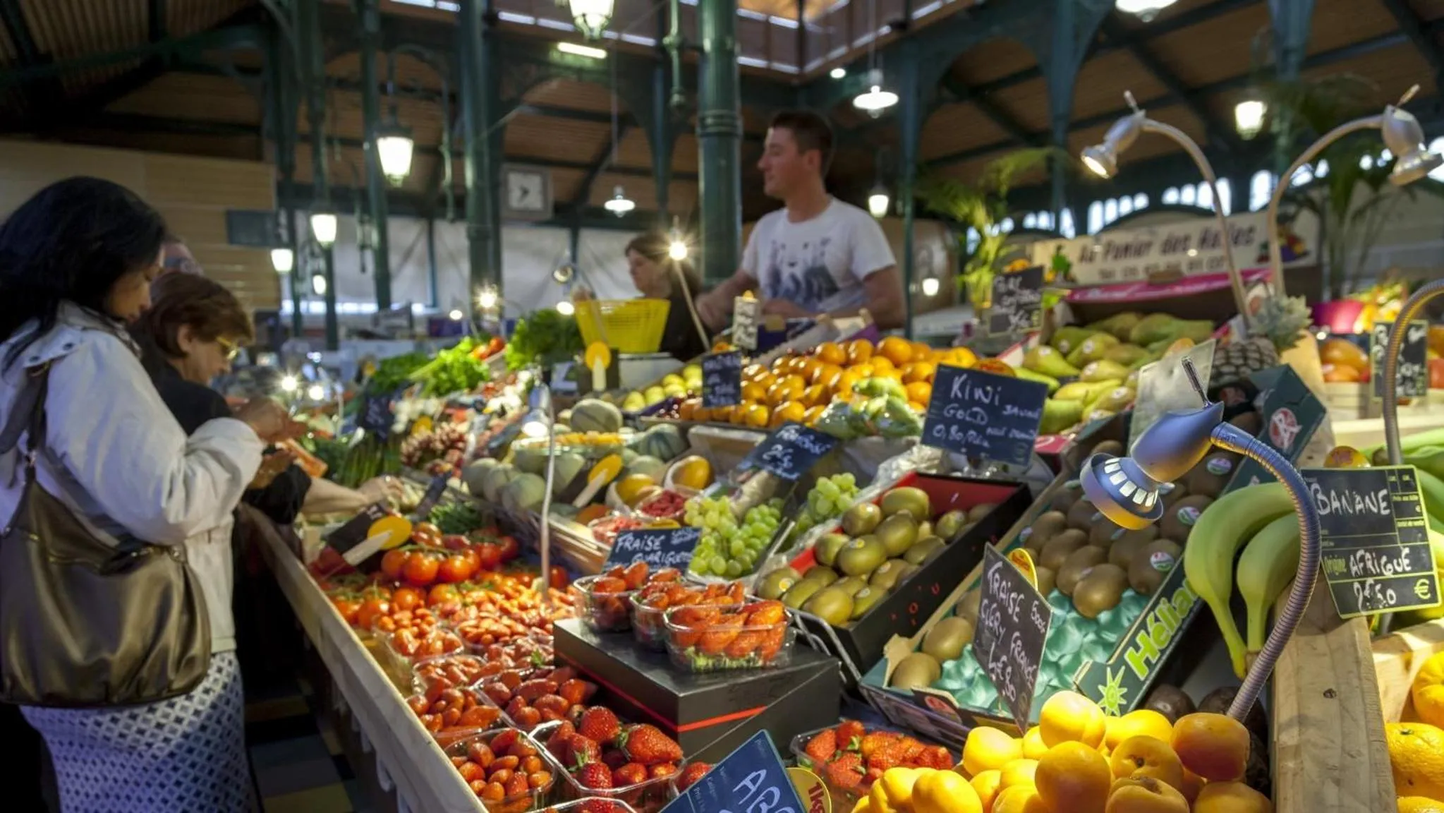 Shopping Area in Hôtel Roissy
