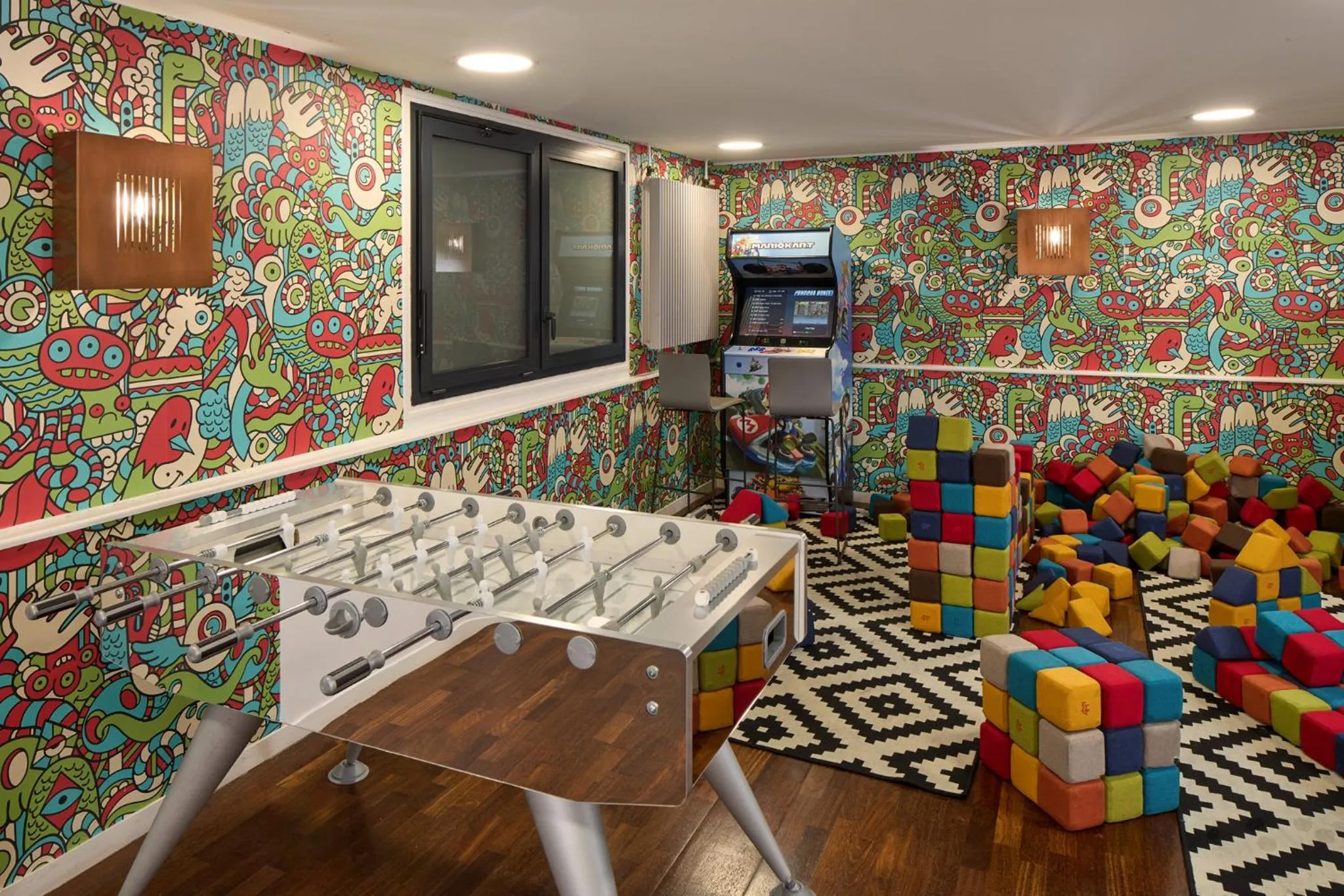 Game Room in Hôtel Roissy