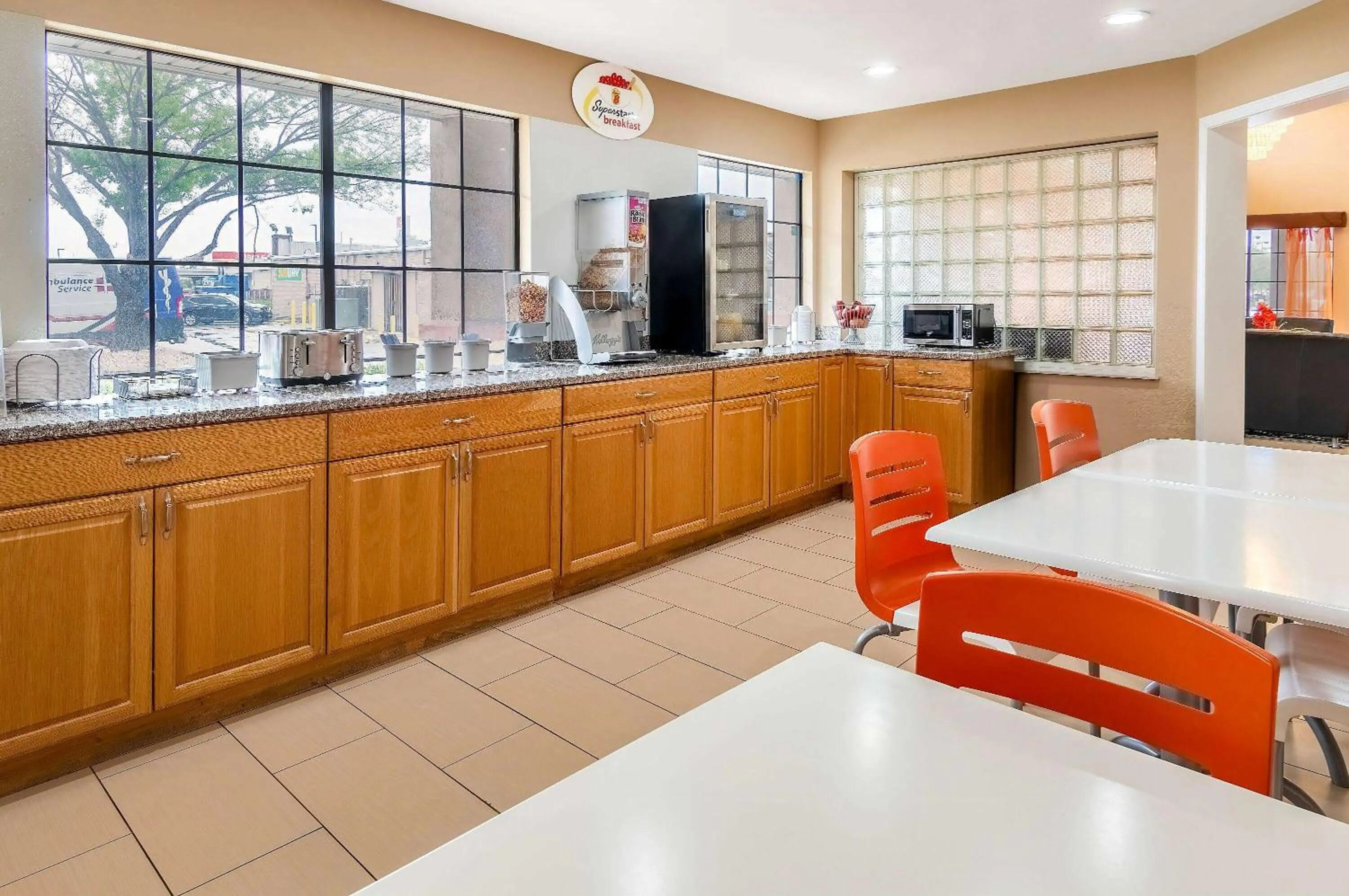 Breakfast in Super 8 by Wyndham Grand Prairie Southwest