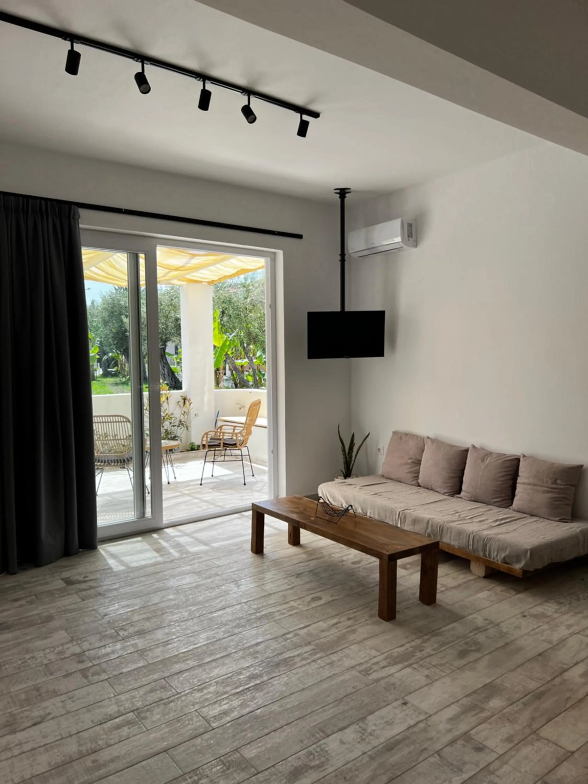 TV and multimedia in Greco Mare