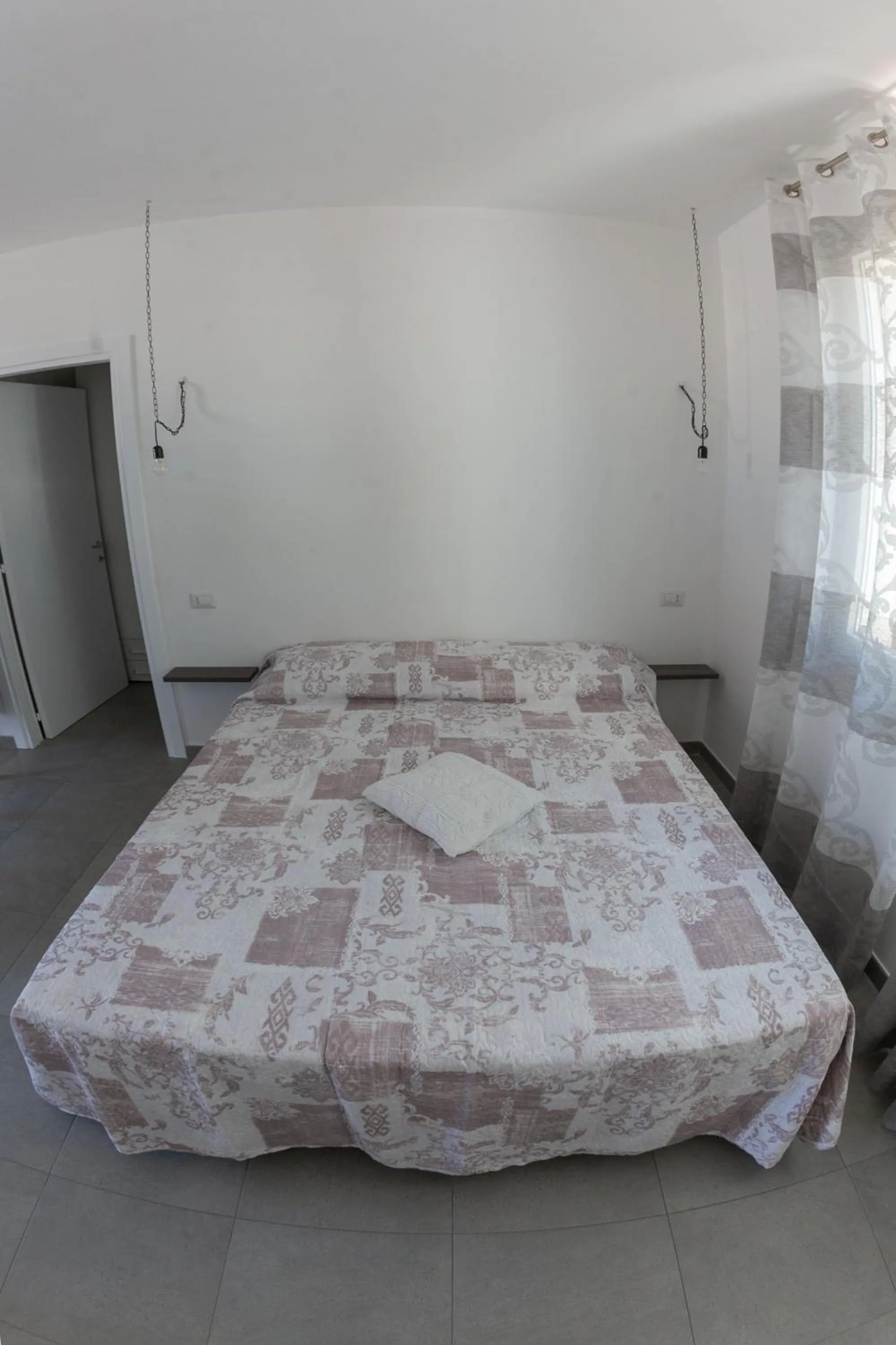 Bed in aestatisdomus