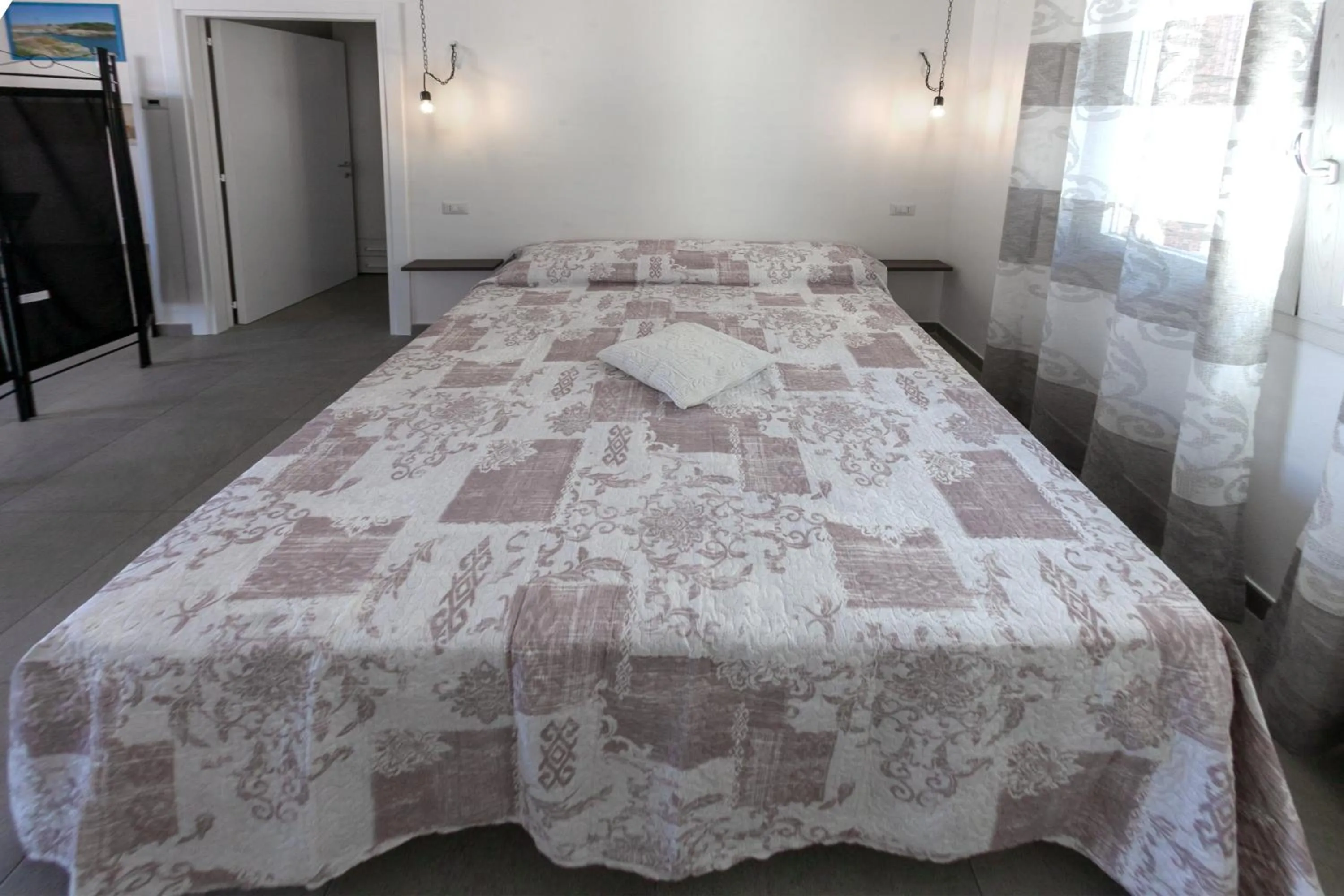 Bed in aestatisdomus