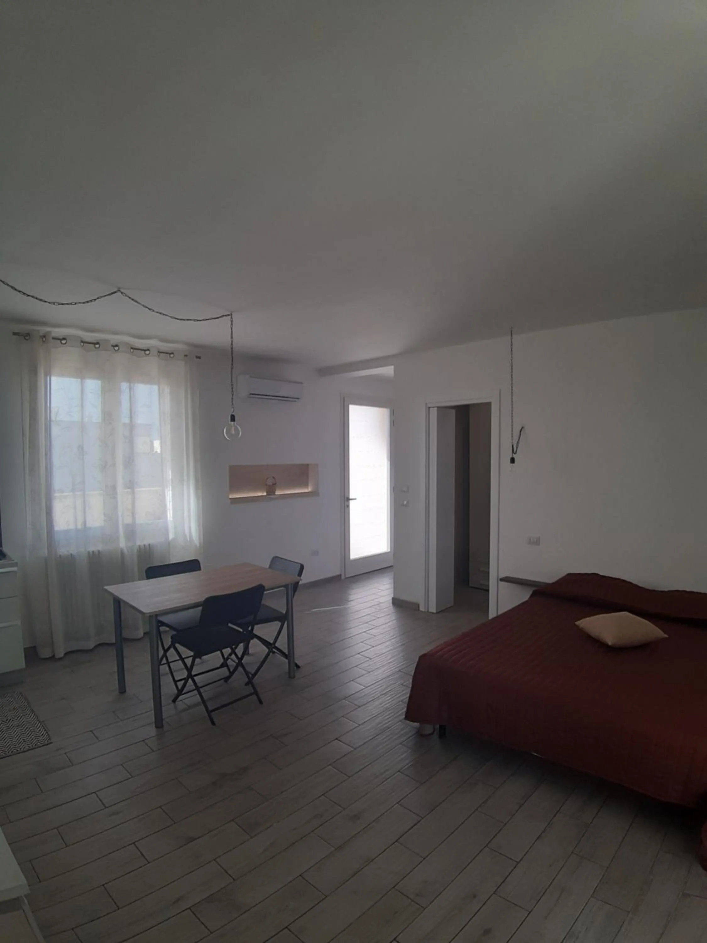 Photo of the whole room in aestatisdomus