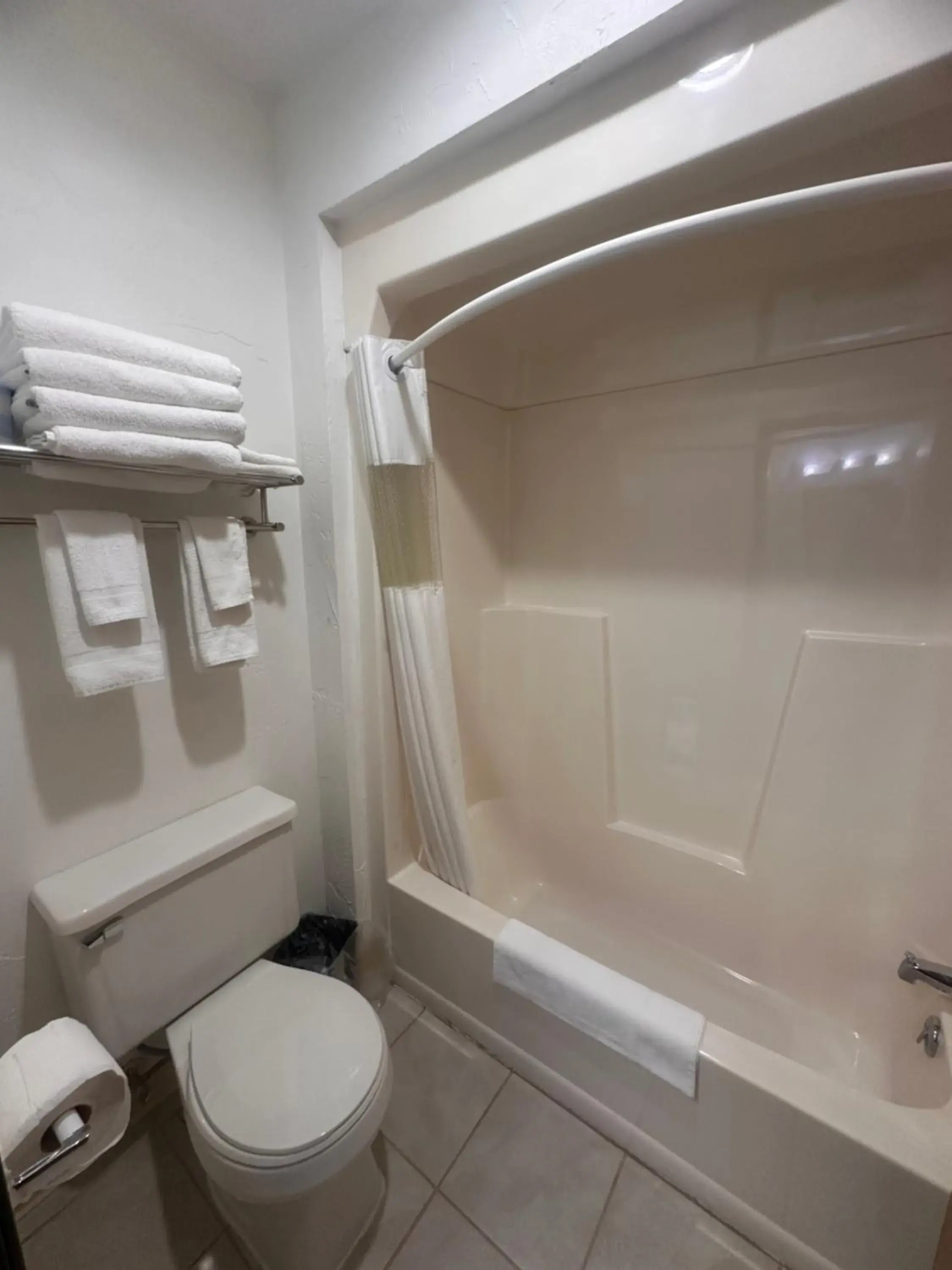 Double Room in Pictured Rocks Inn and Suites Double Room in Pictured Rocks Inn and Suites